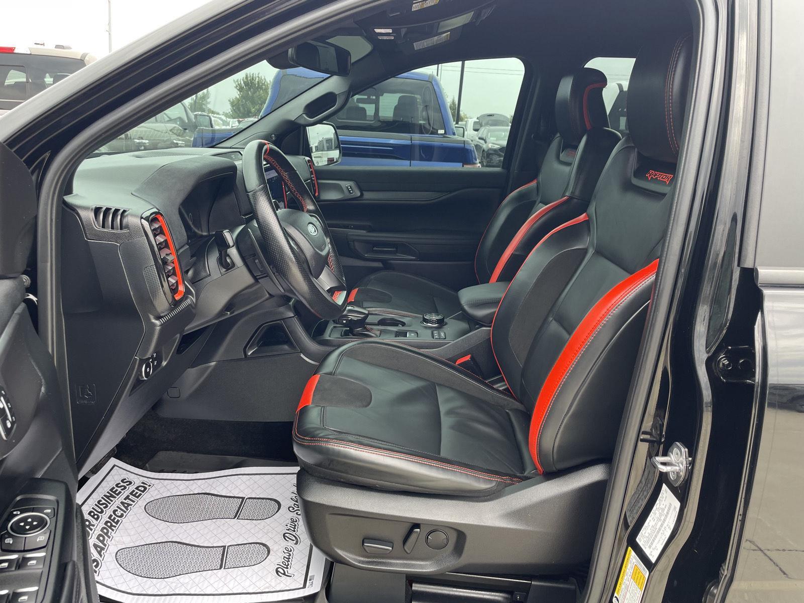 Vehicle photo 17
