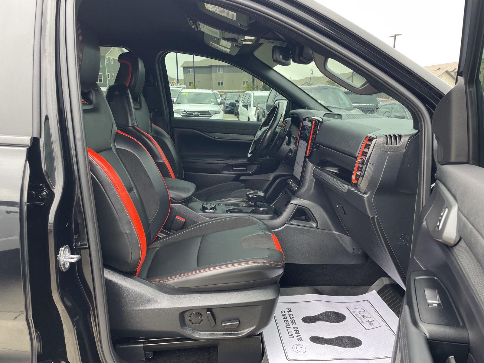 Vehicle photo 19