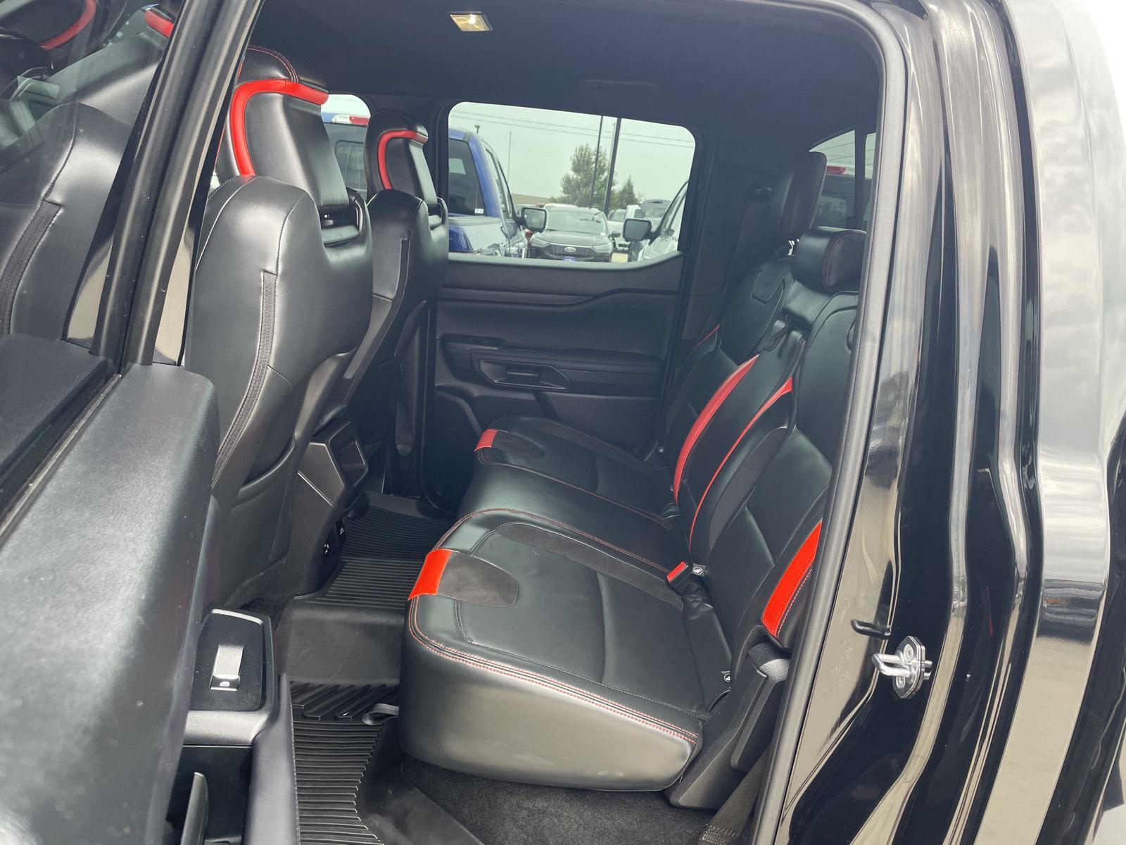 Vehicle photo 20