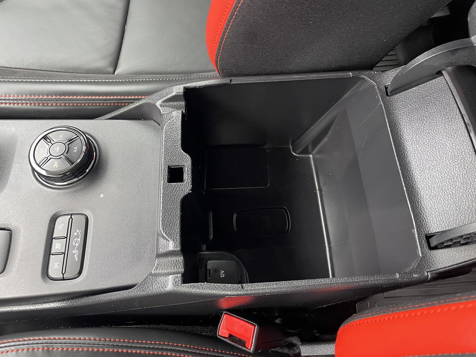 Vehicle photo 33