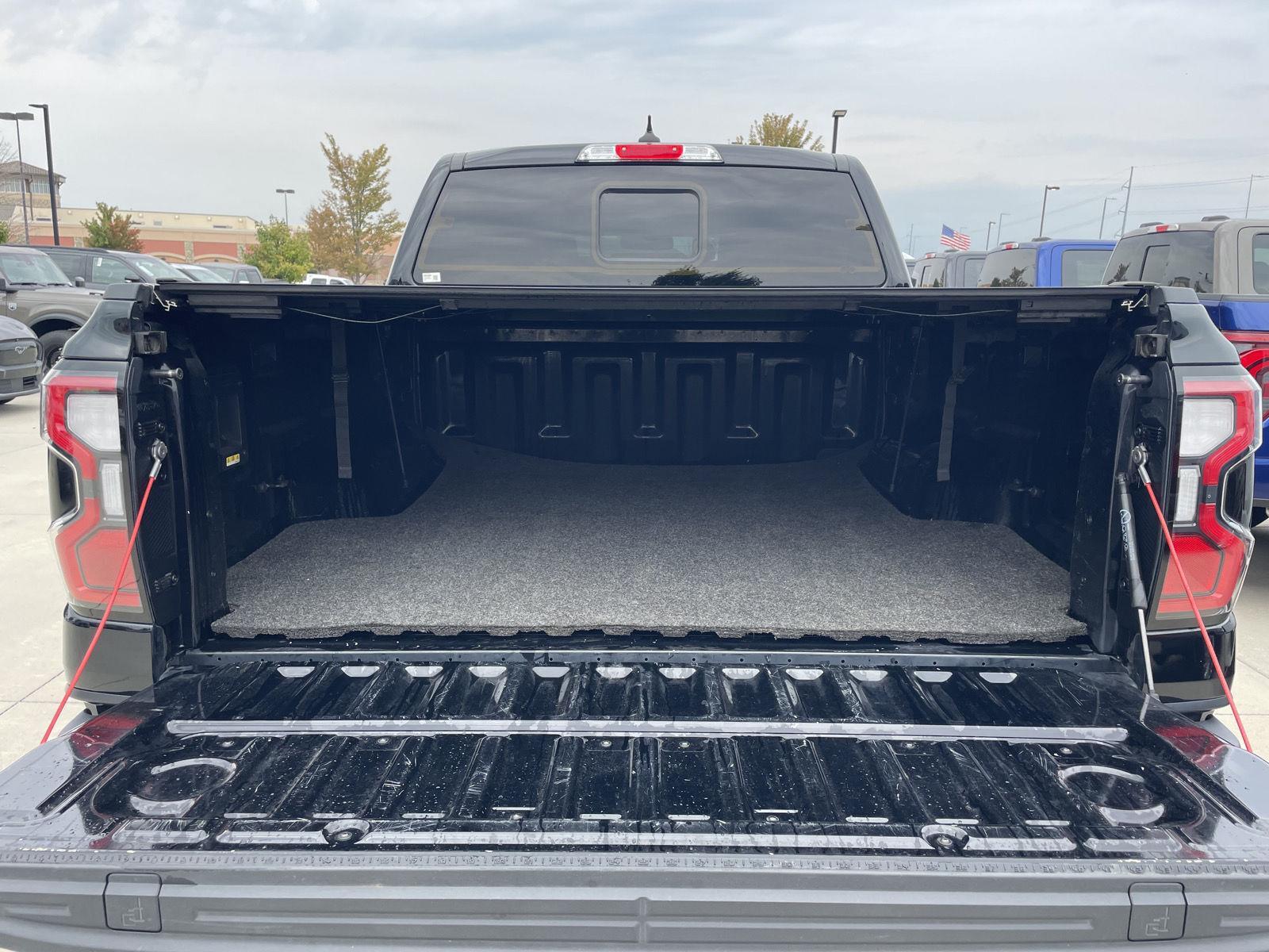Vehicle photo 37