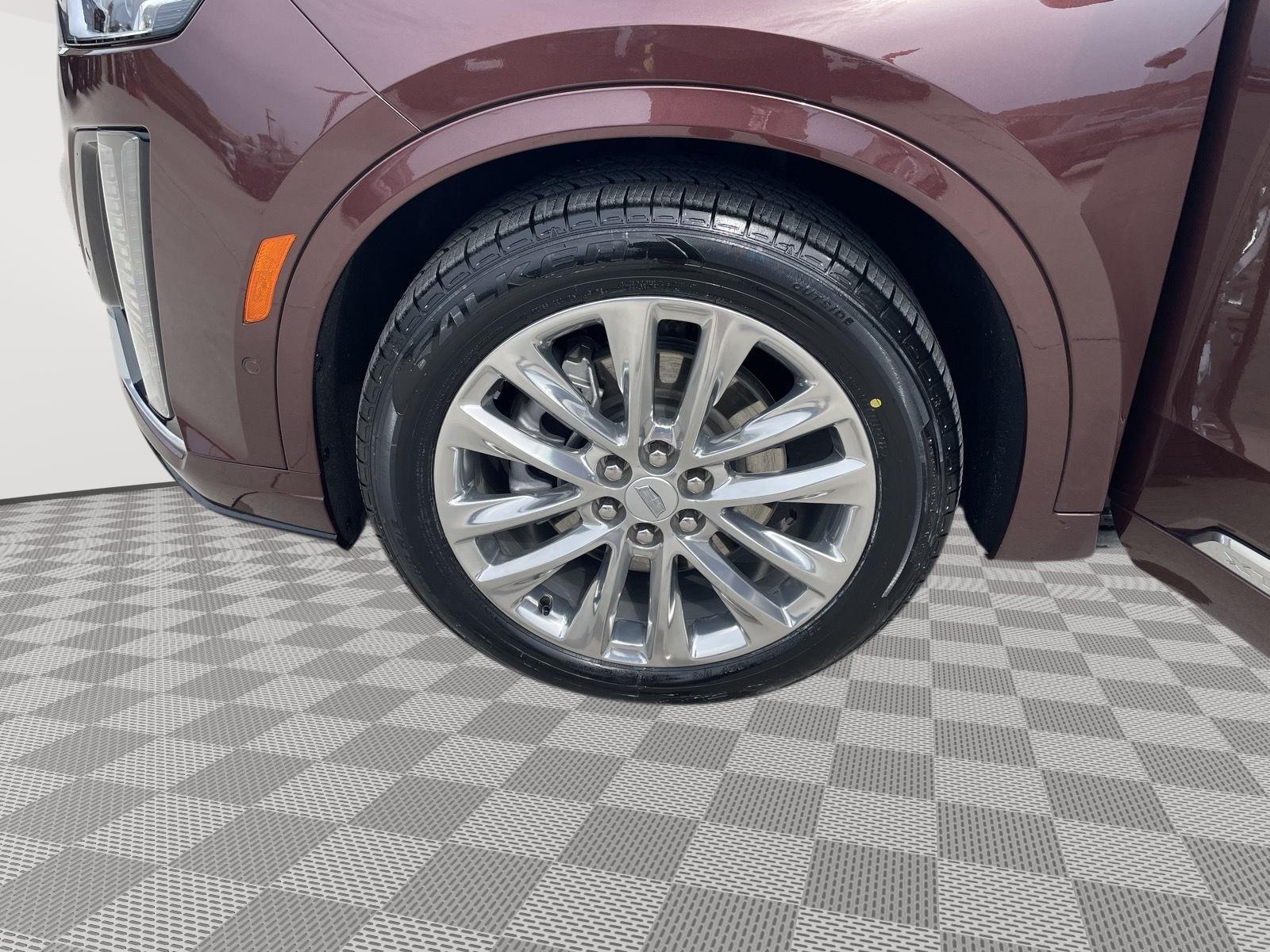 Vehicle photo 10