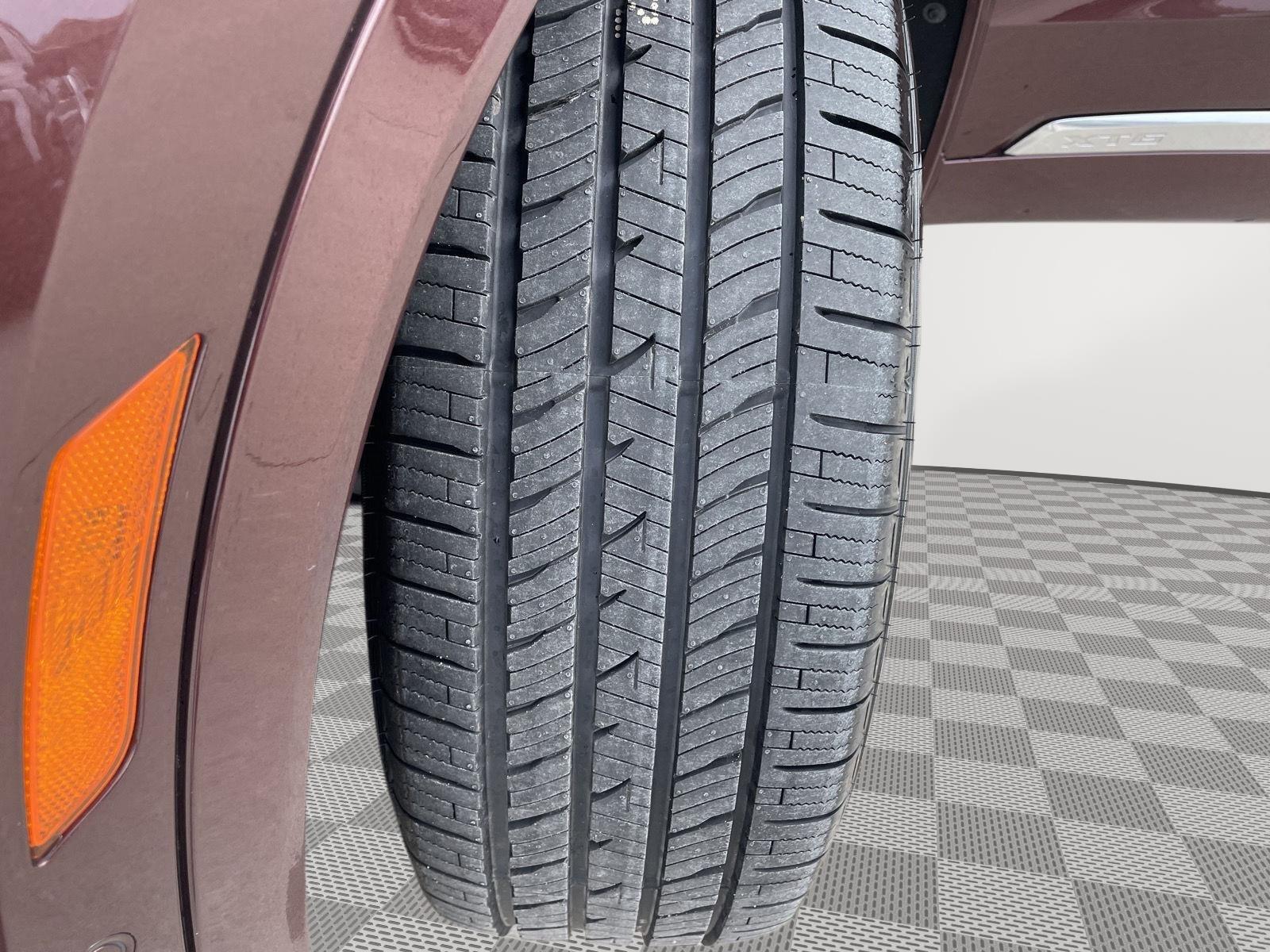 Vehicle photo 11