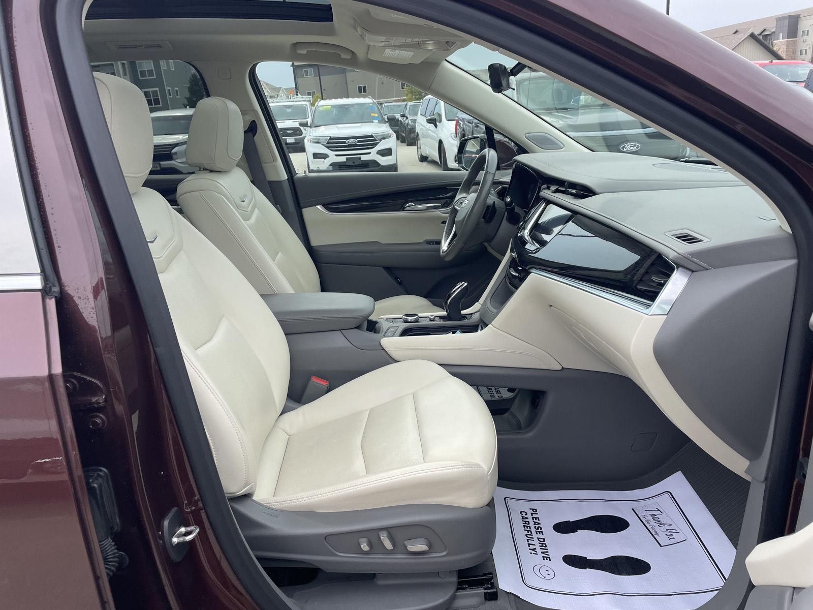 Vehicle photo 19