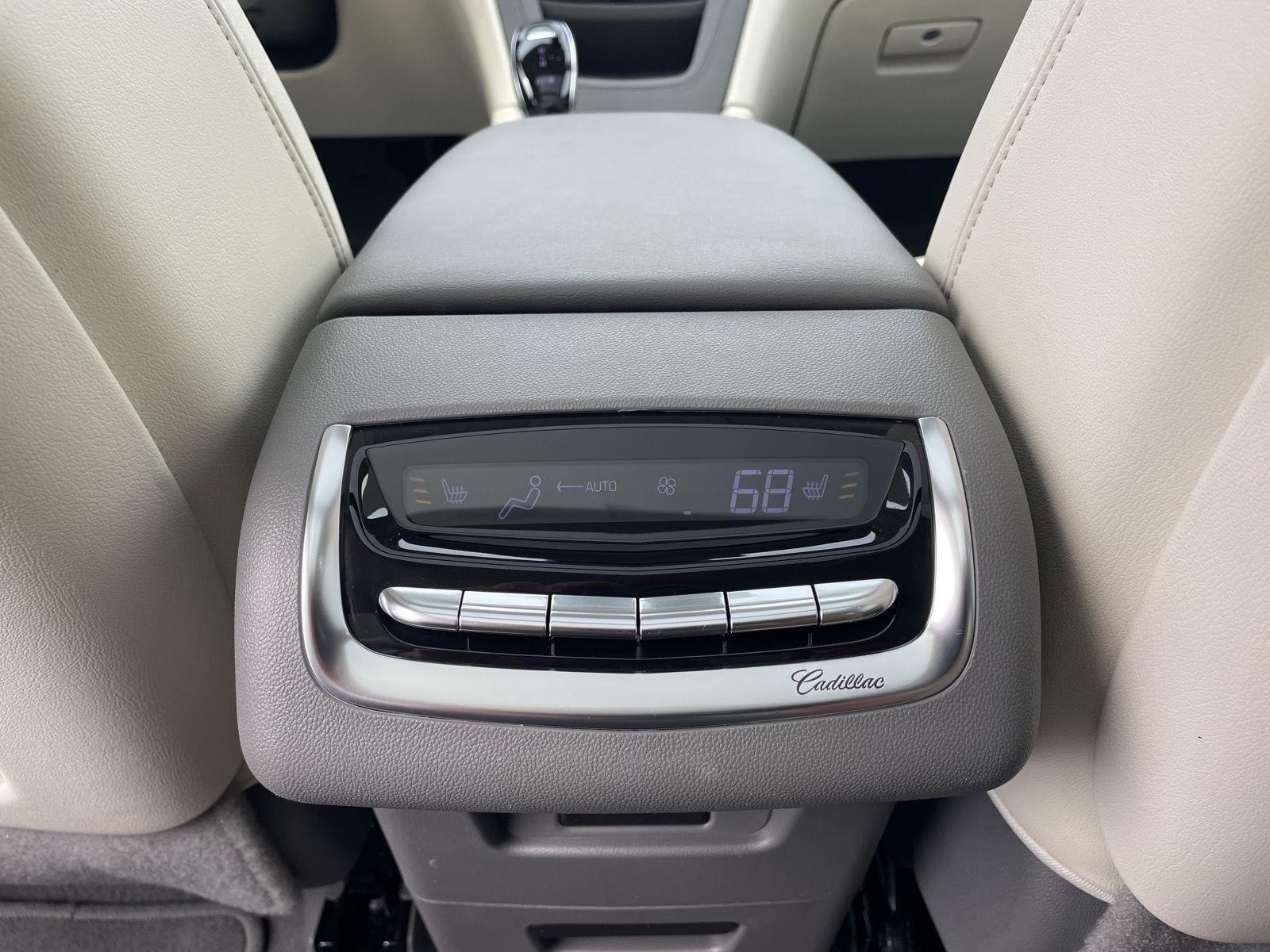 Vehicle photo 21