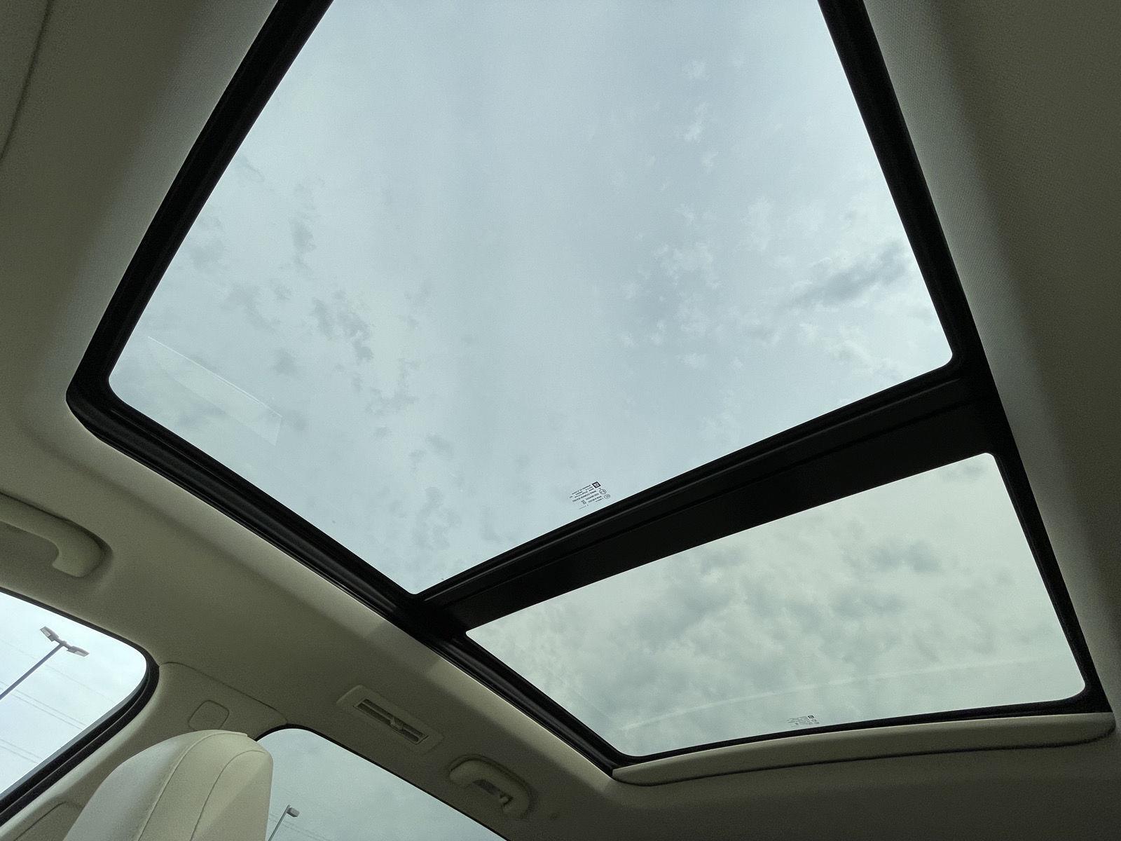 Vehicle photo 26