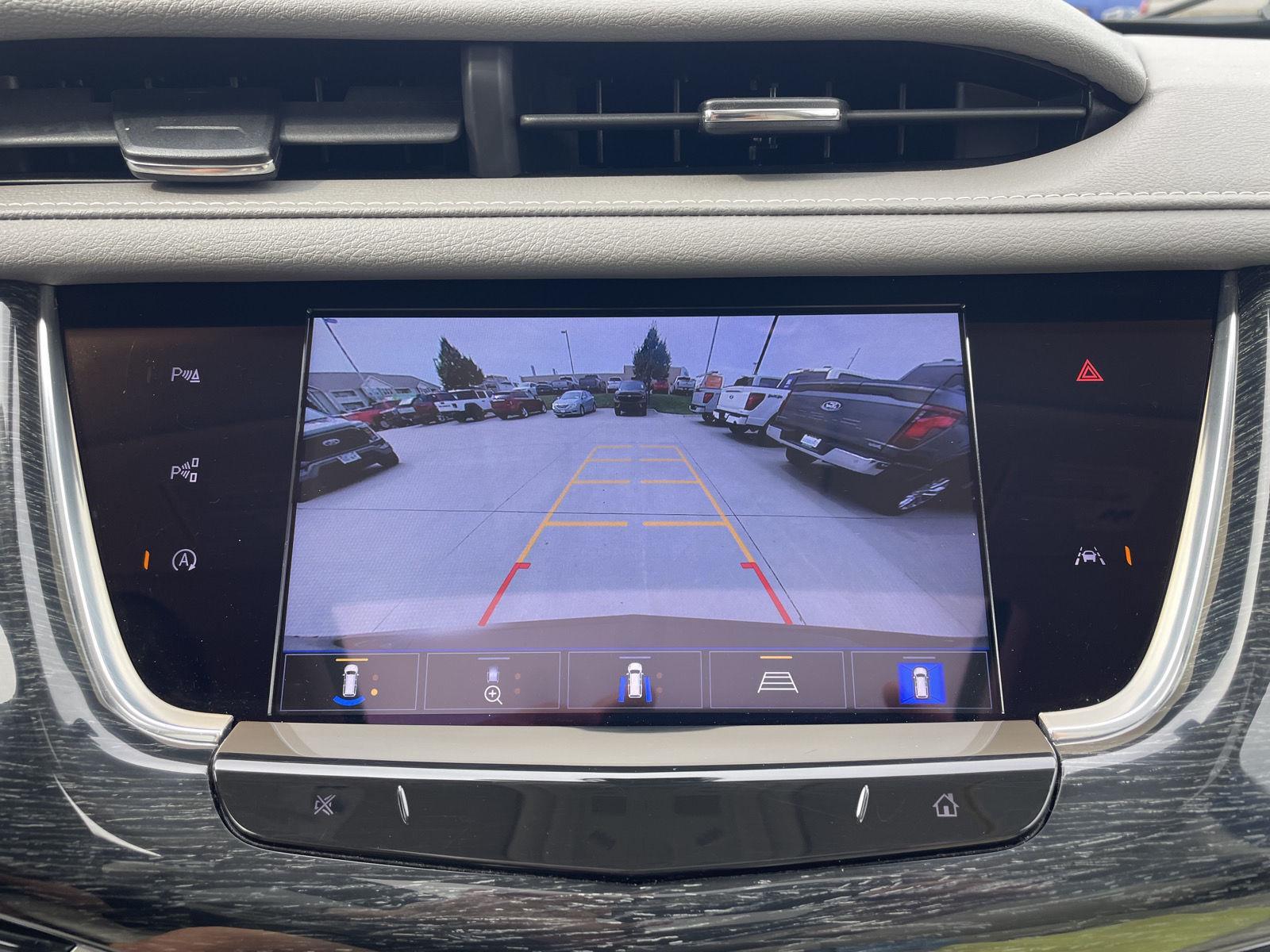 Vehicle photo 28