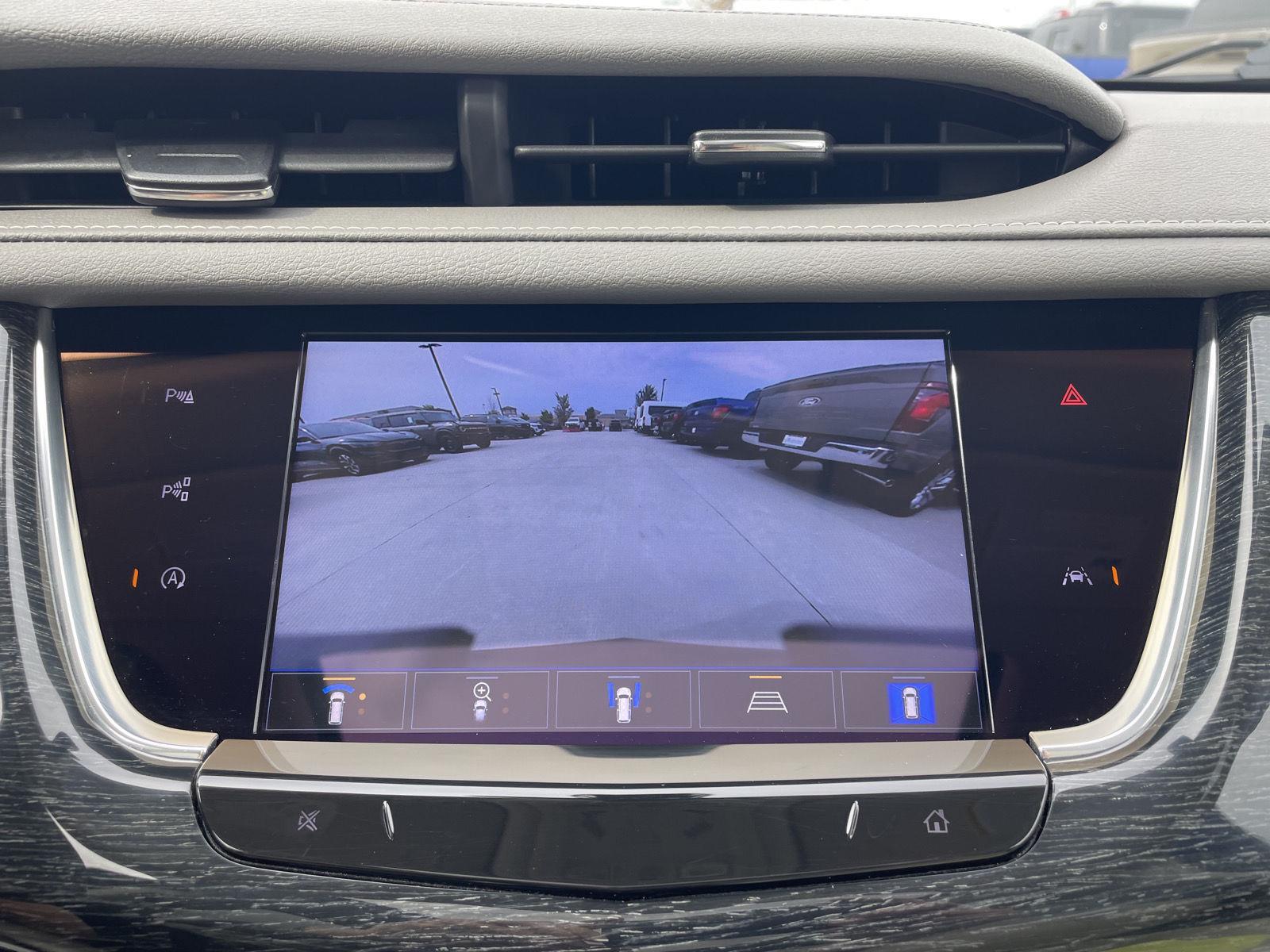 Vehicle photo 29