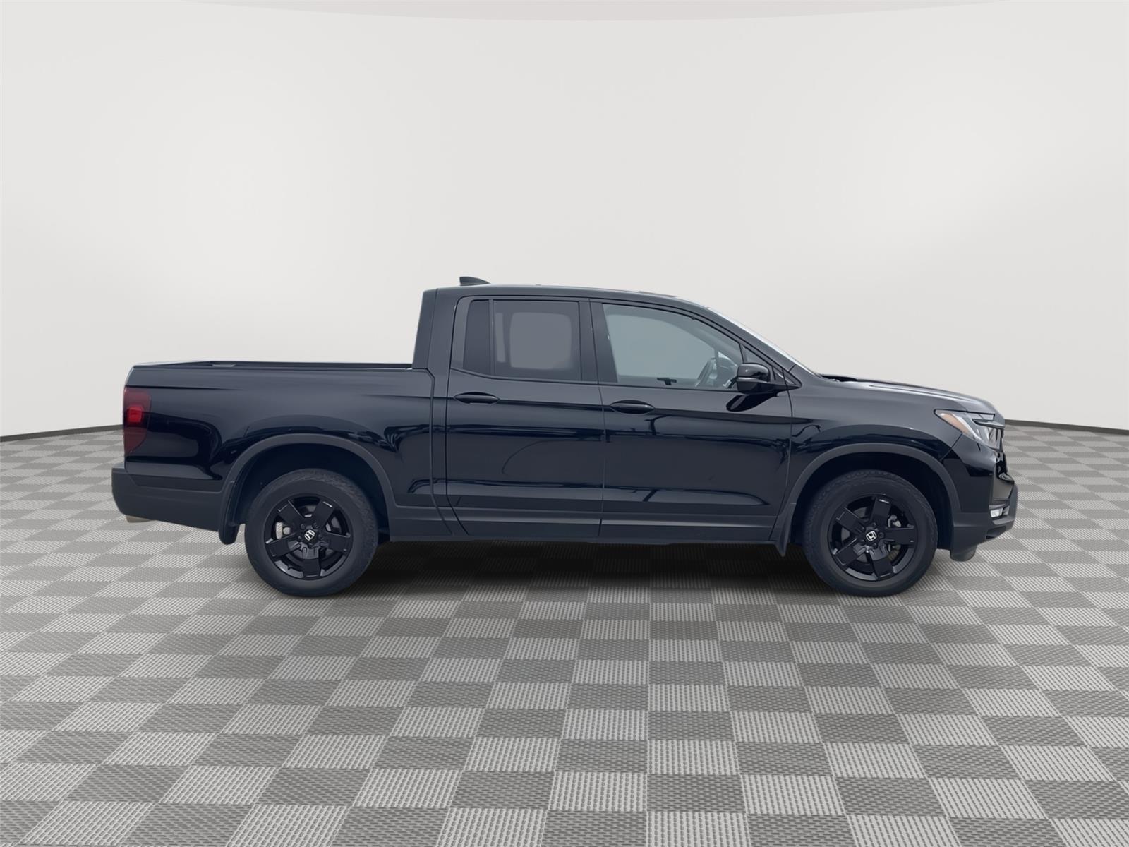 Vehicle photo 6