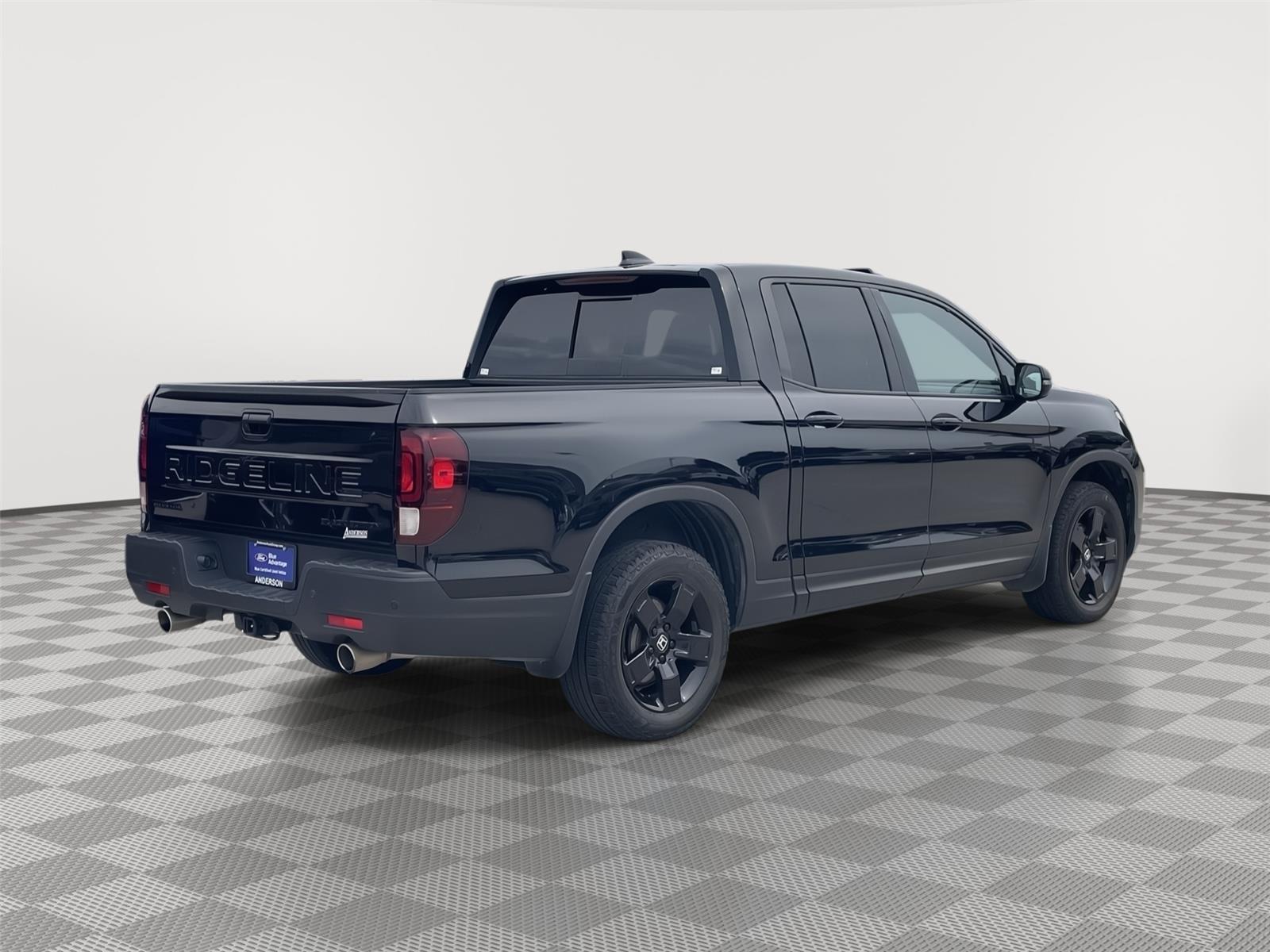Vehicle photo 7