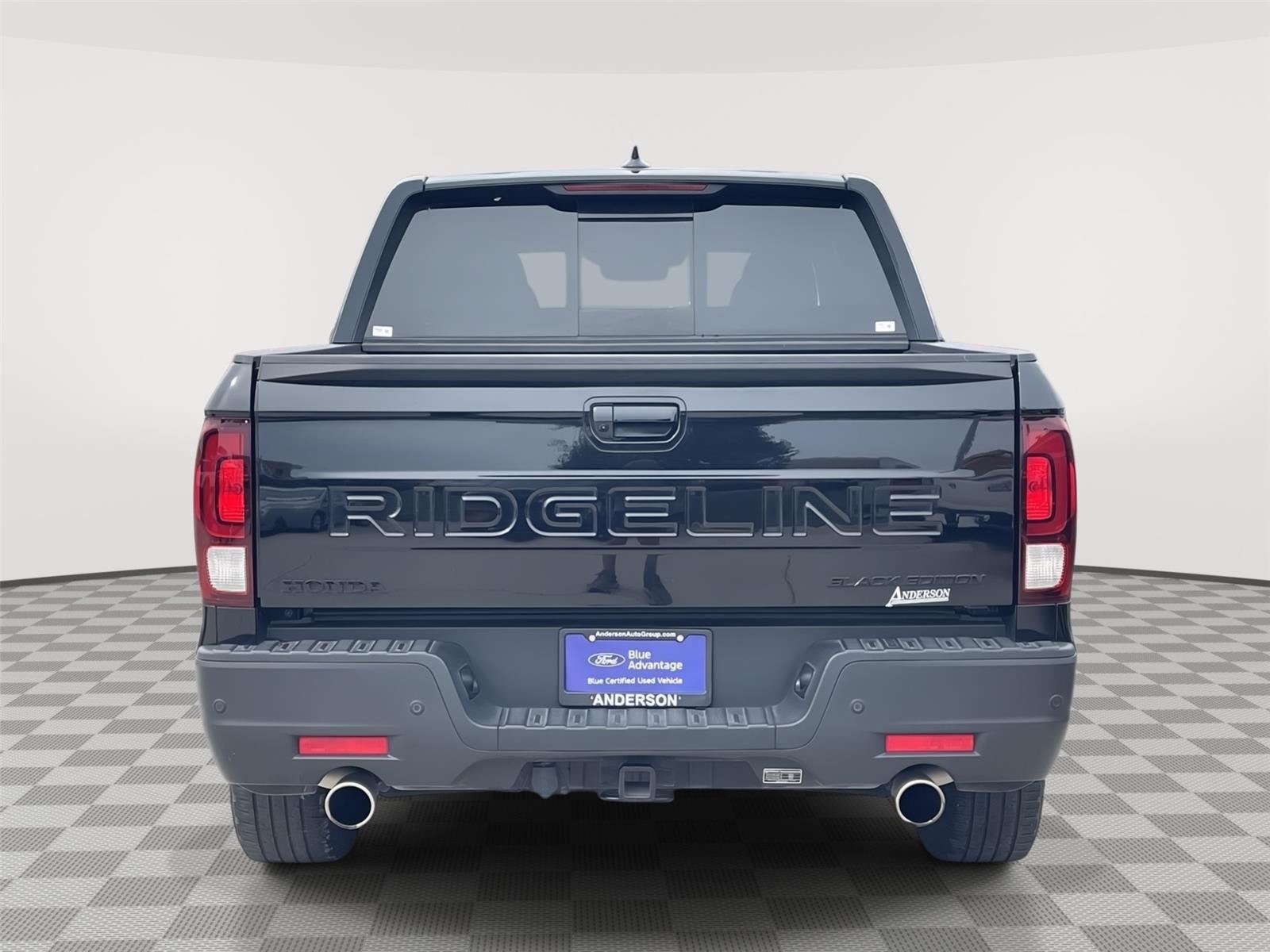 Vehicle photo 8