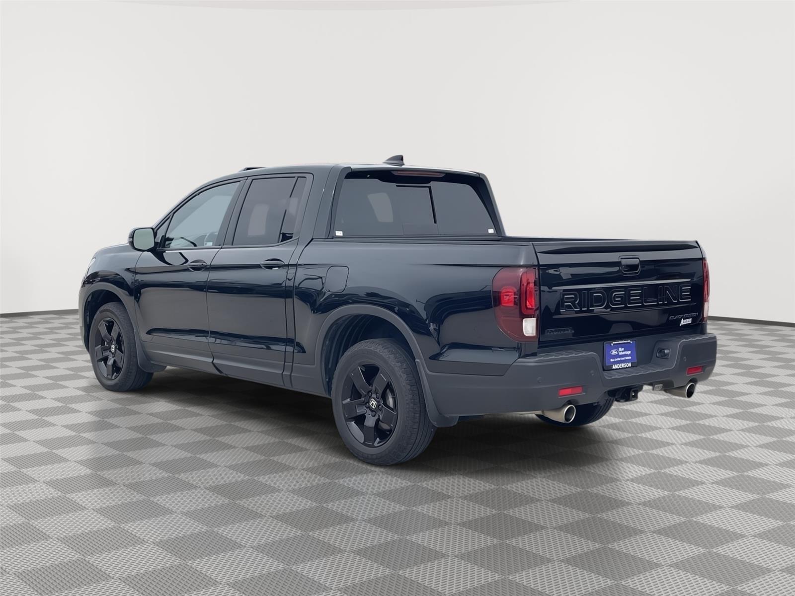 Vehicle photo 9