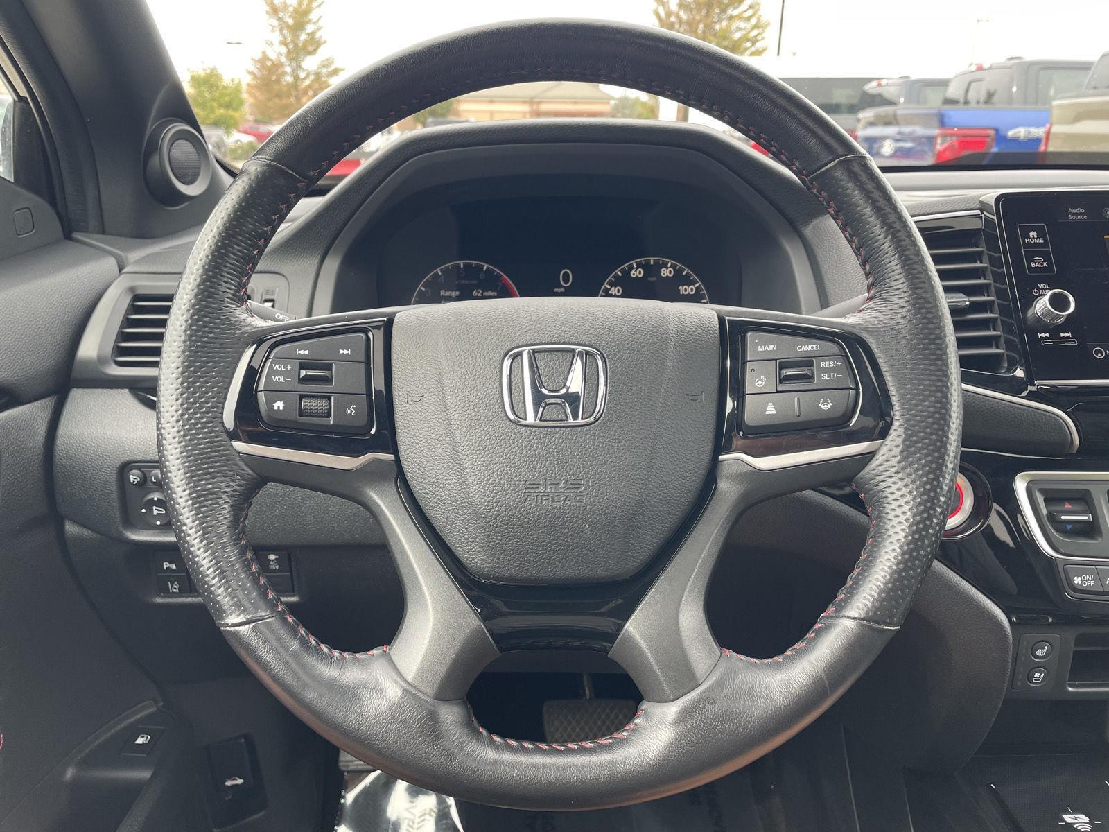 Vehicle photo 11