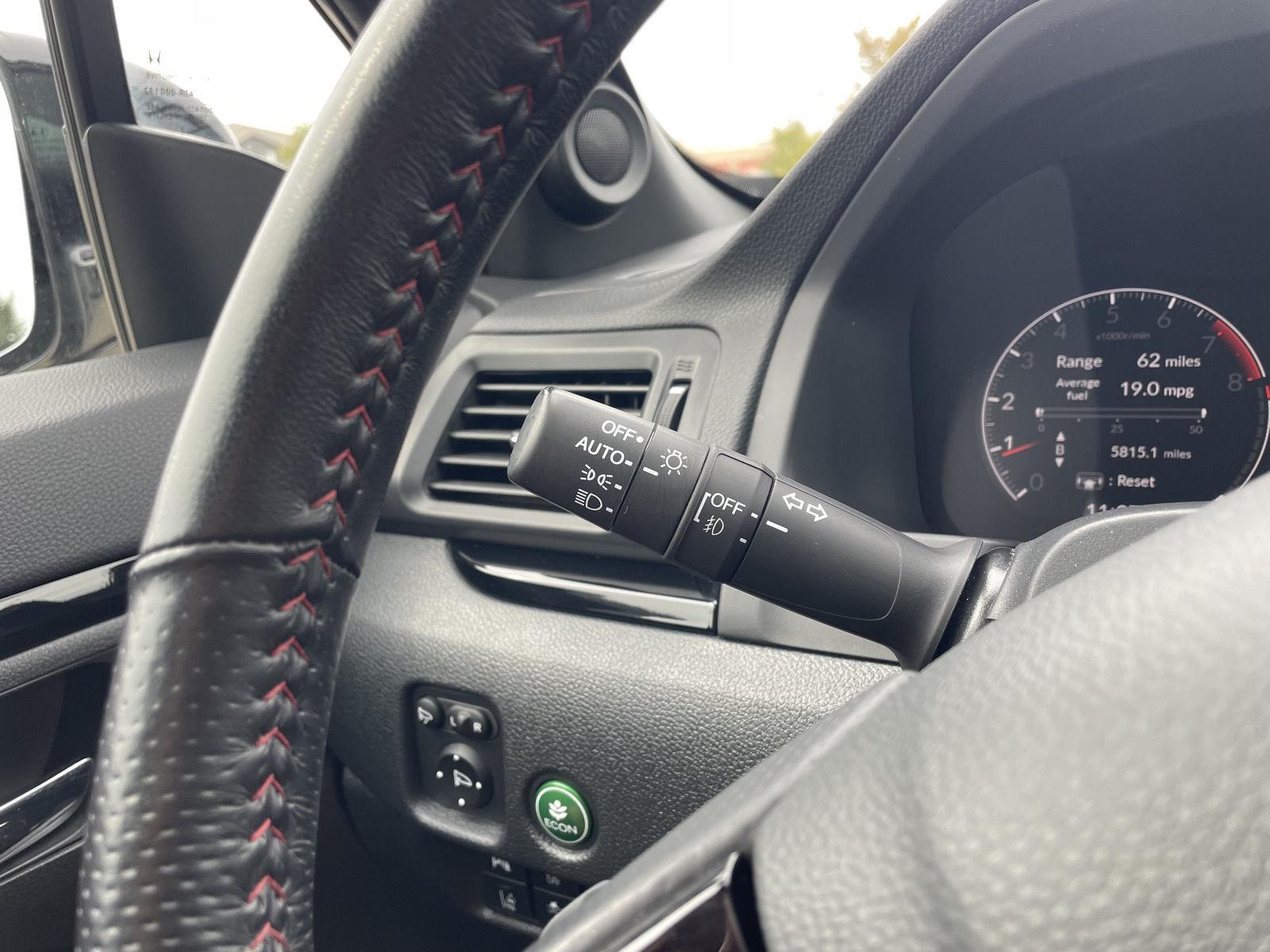 Vehicle photo 16