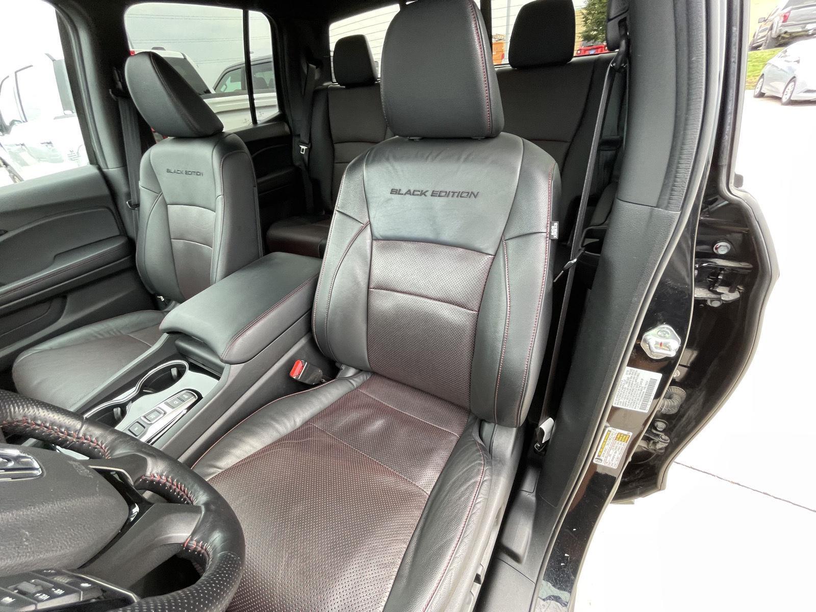 Vehicle photo 17