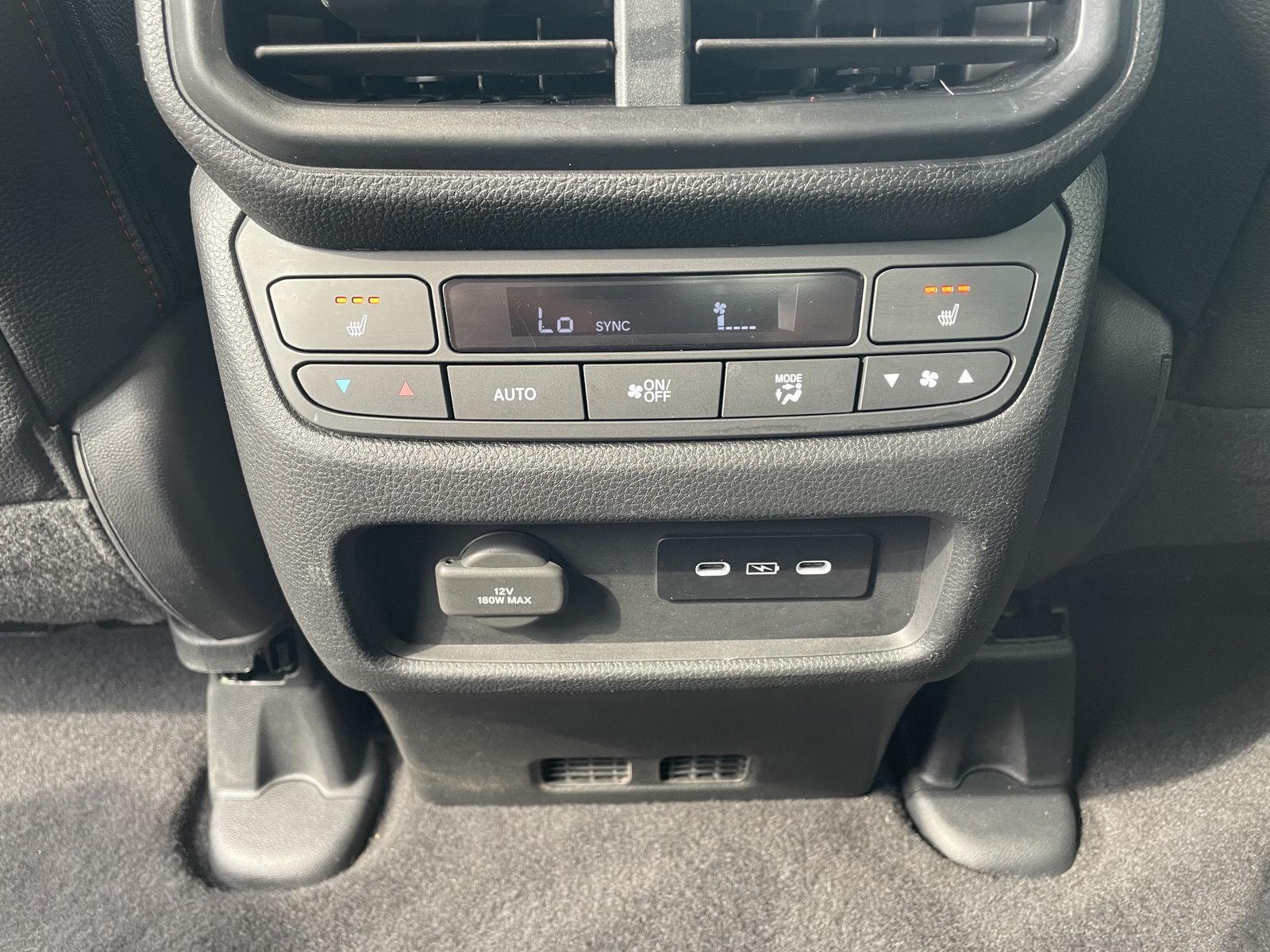 Vehicle photo 21