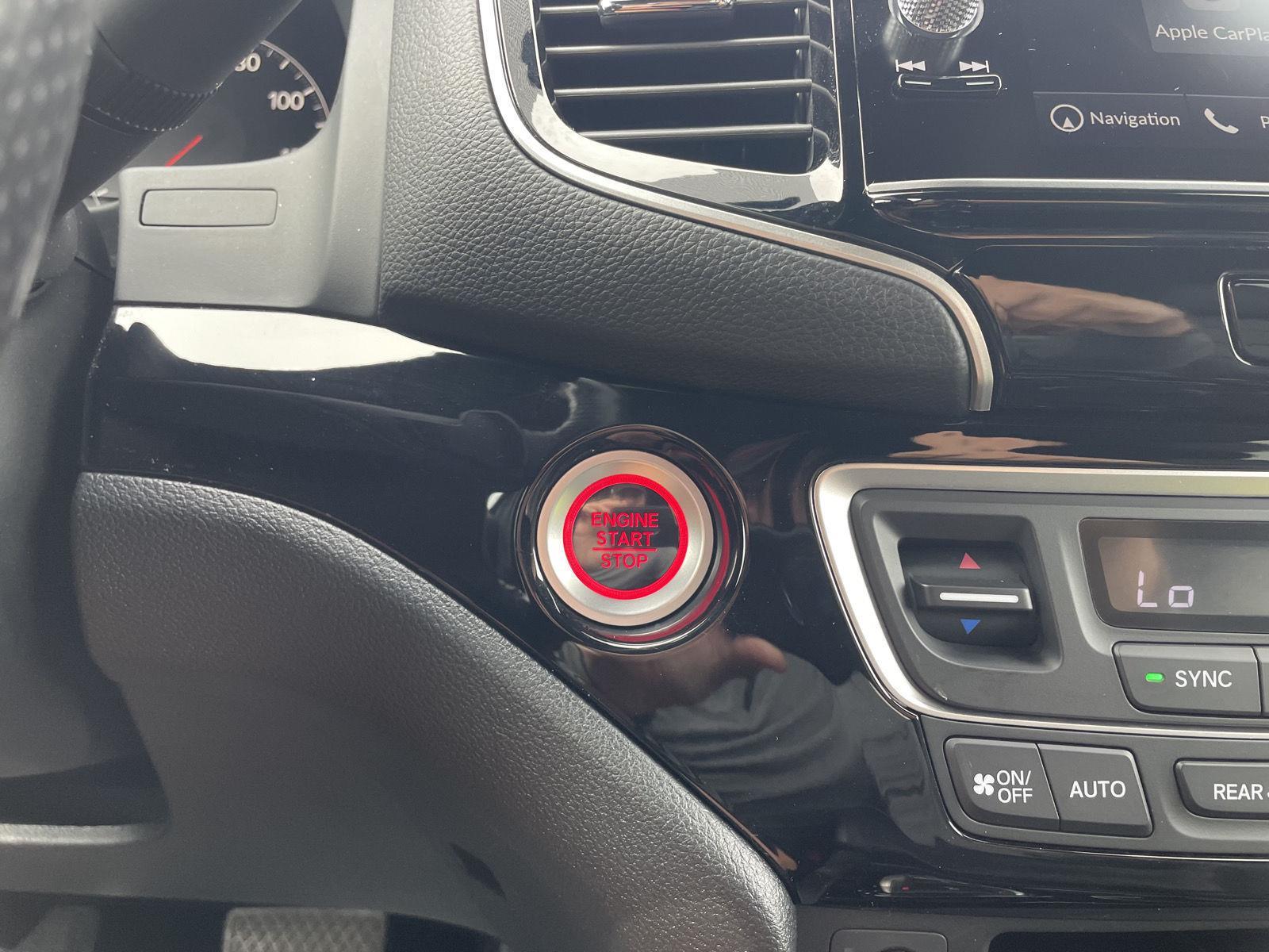 Vehicle photo 26