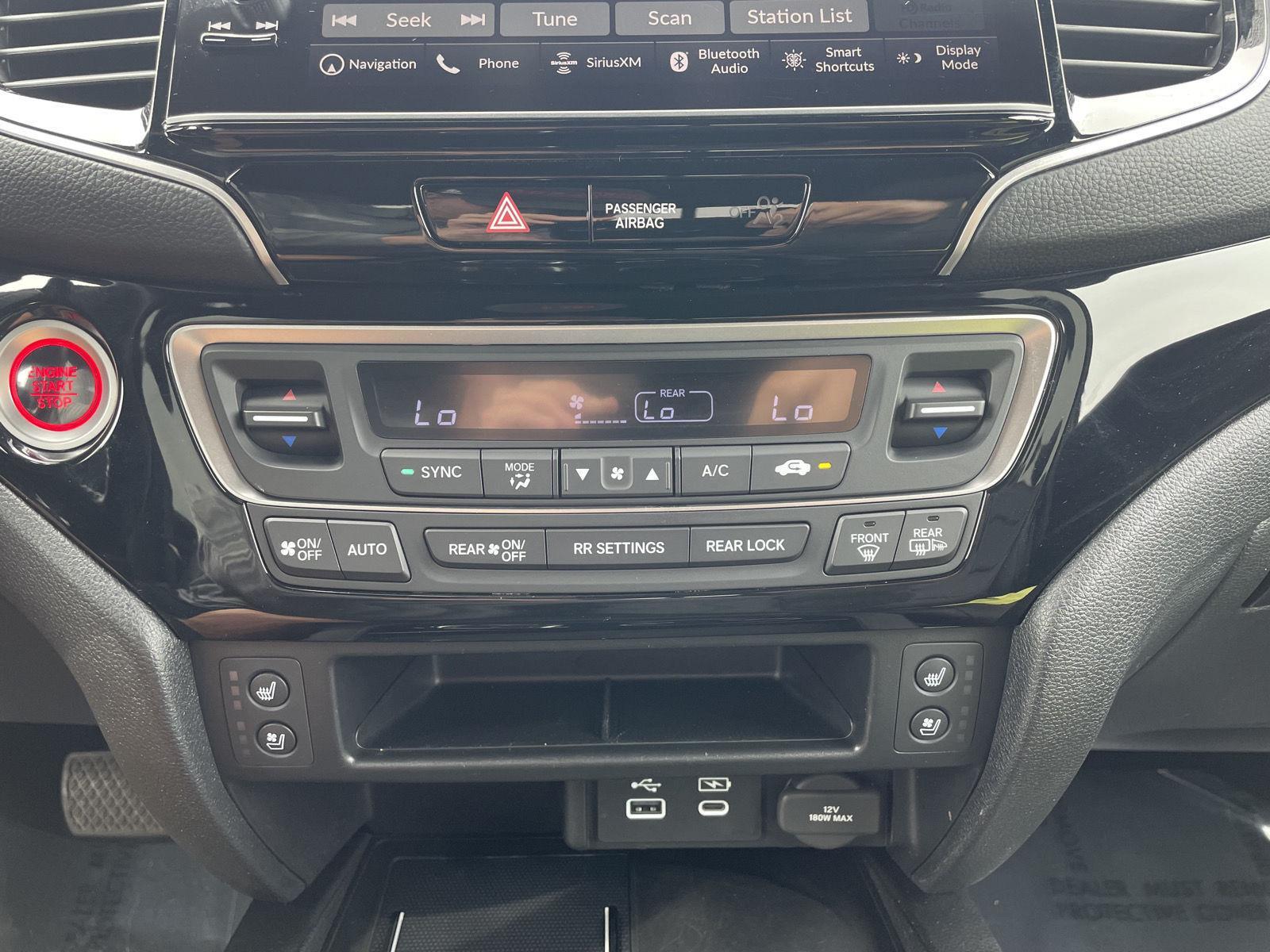 Vehicle photo 28