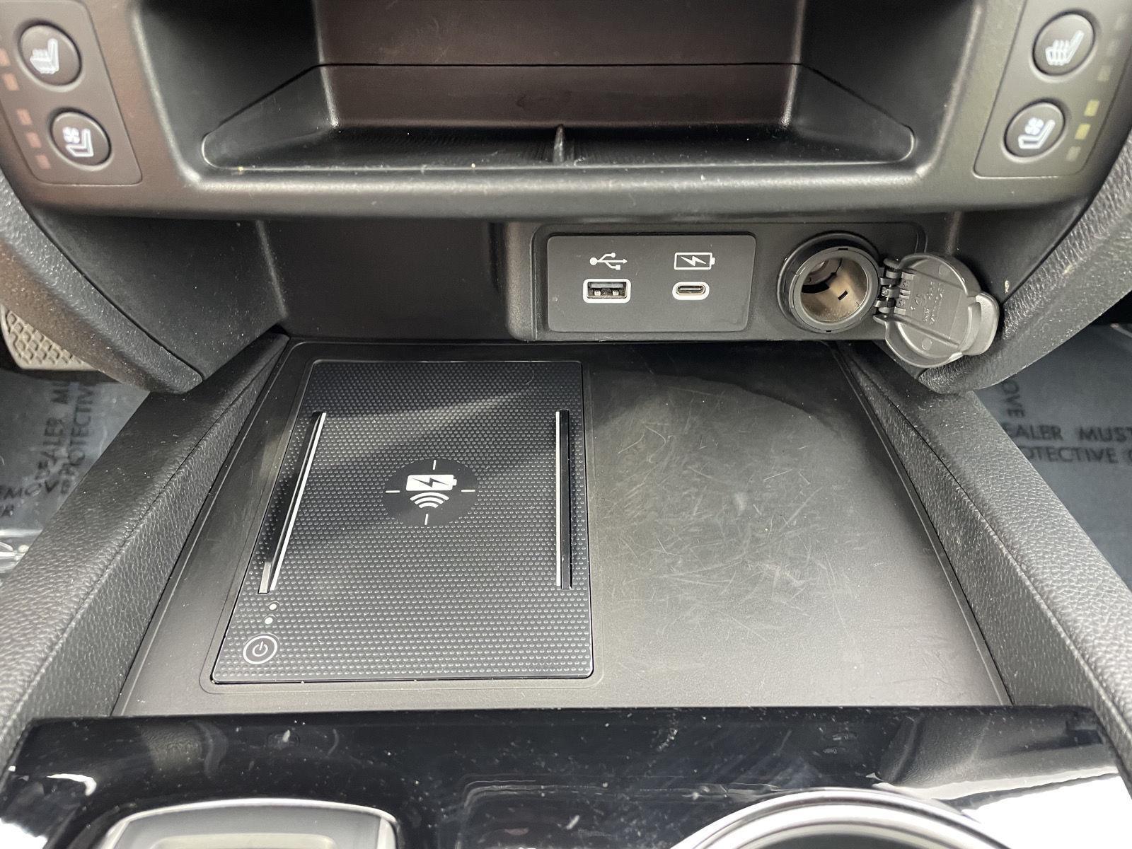 Vehicle photo 31