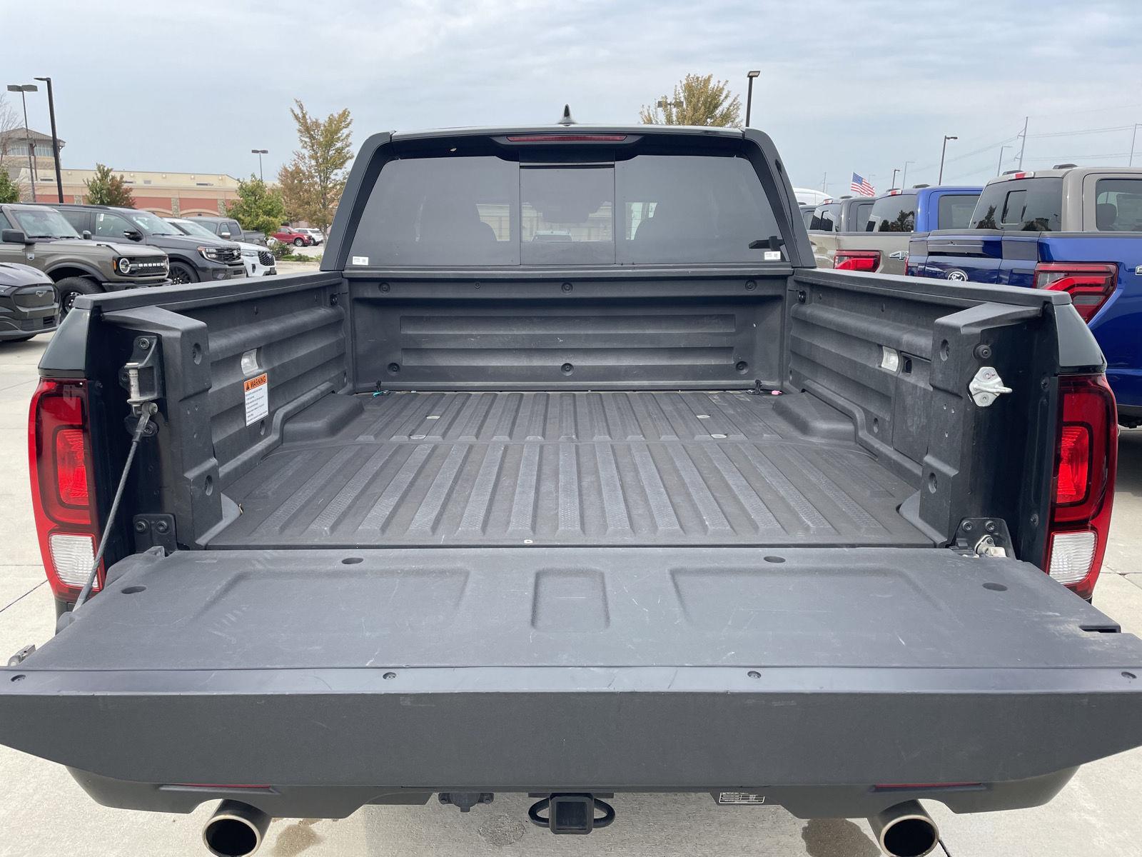 Vehicle photo 38