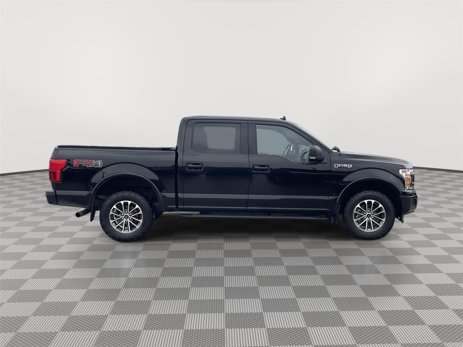 Vehicle photo 6