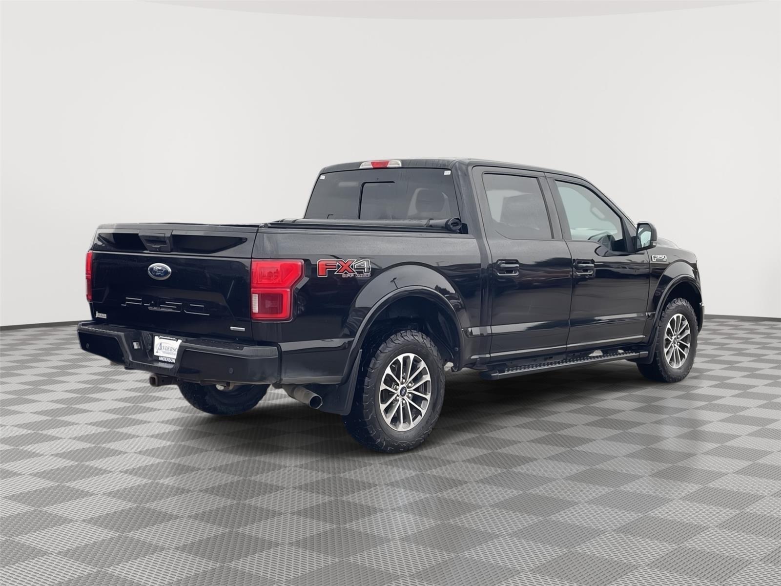 Vehicle photo 7