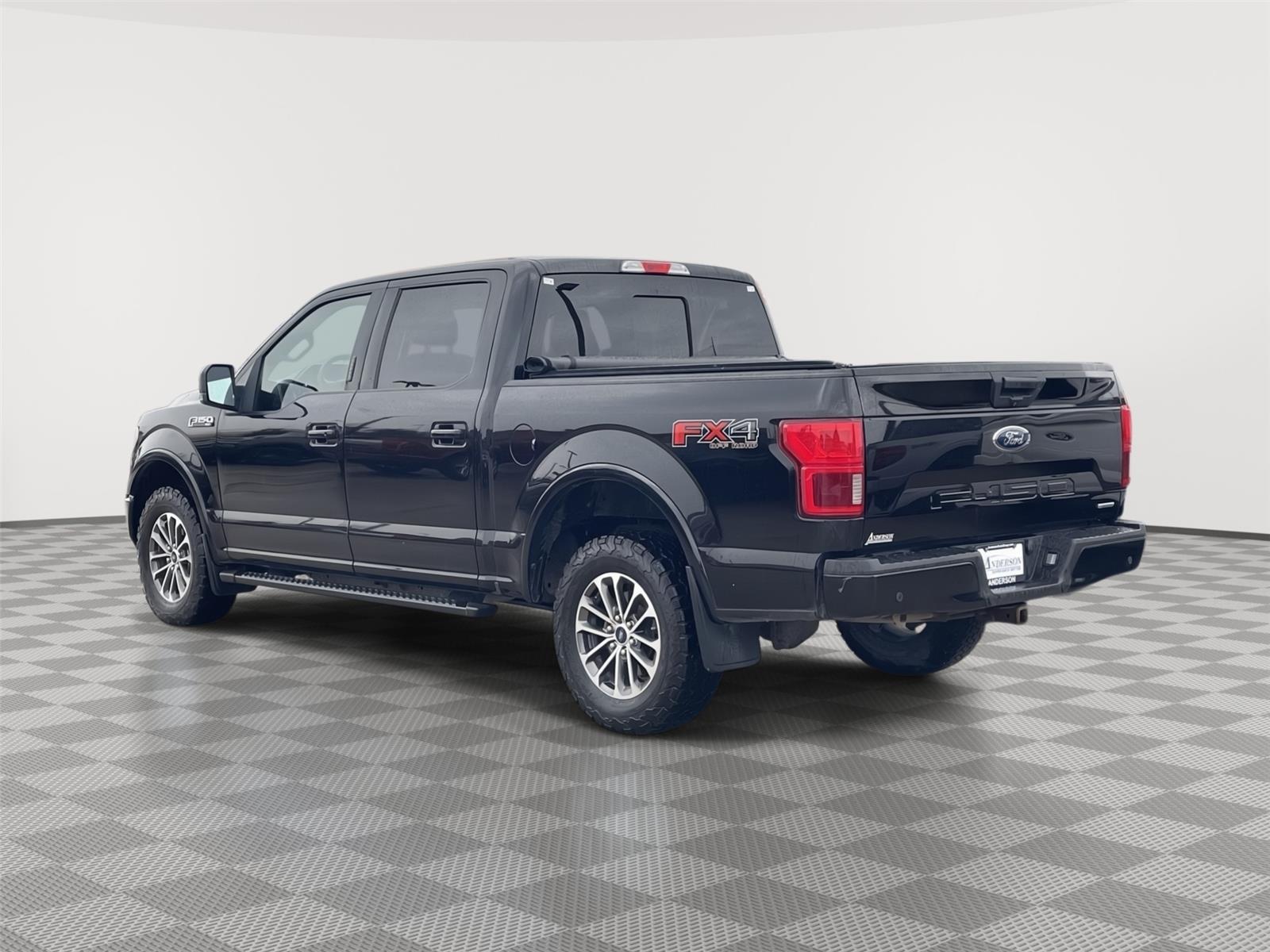 Vehicle photo 9