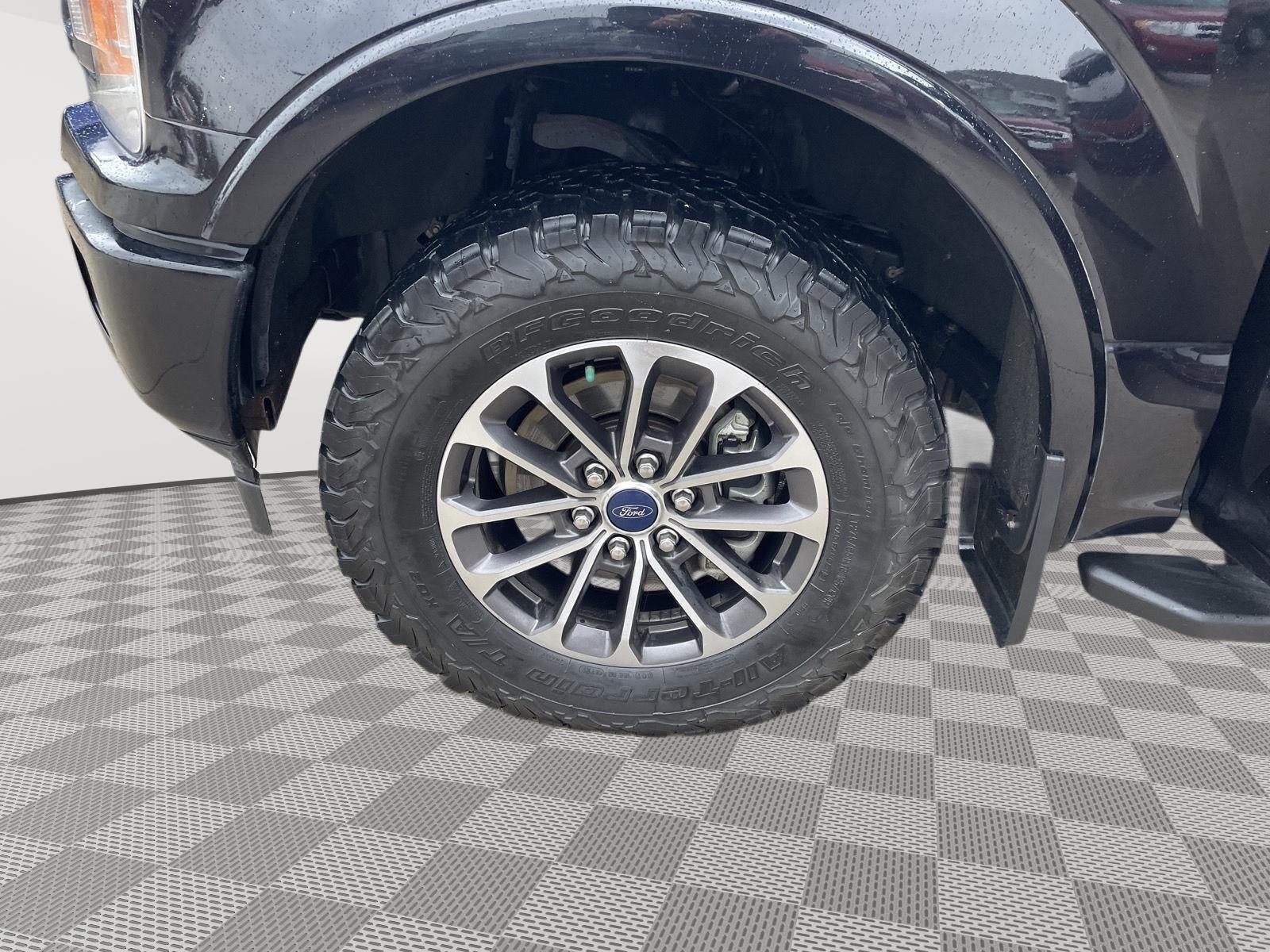 Vehicle photo 10