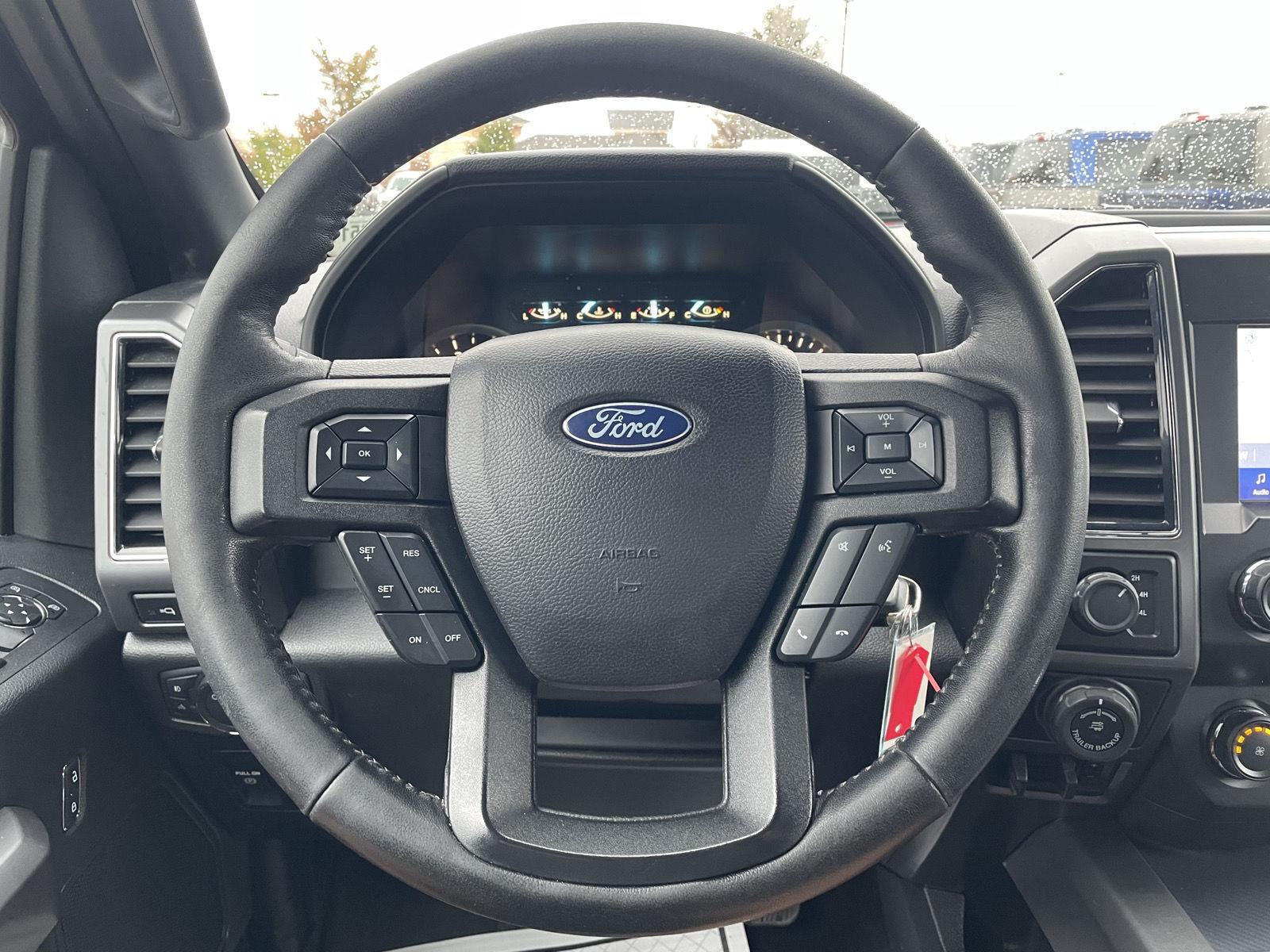 Vehicle photo 11