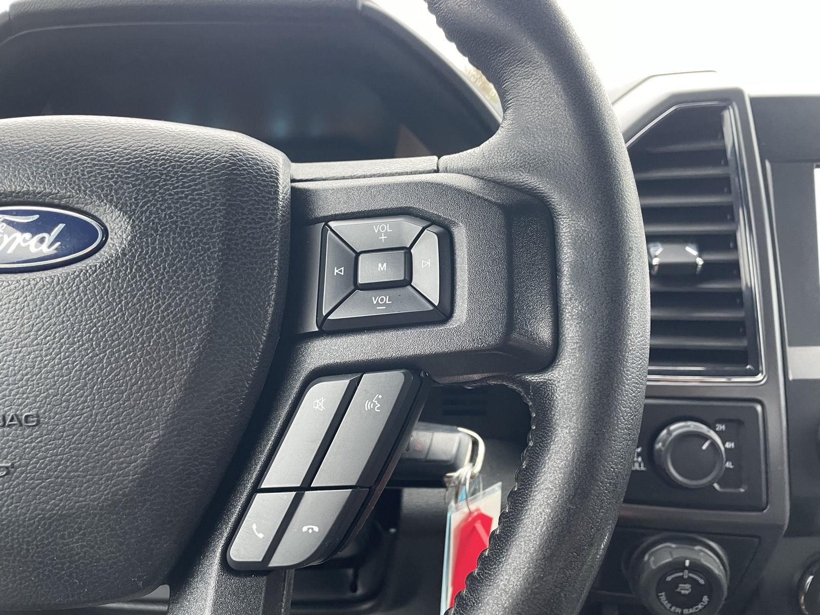 Vehicle photo 13