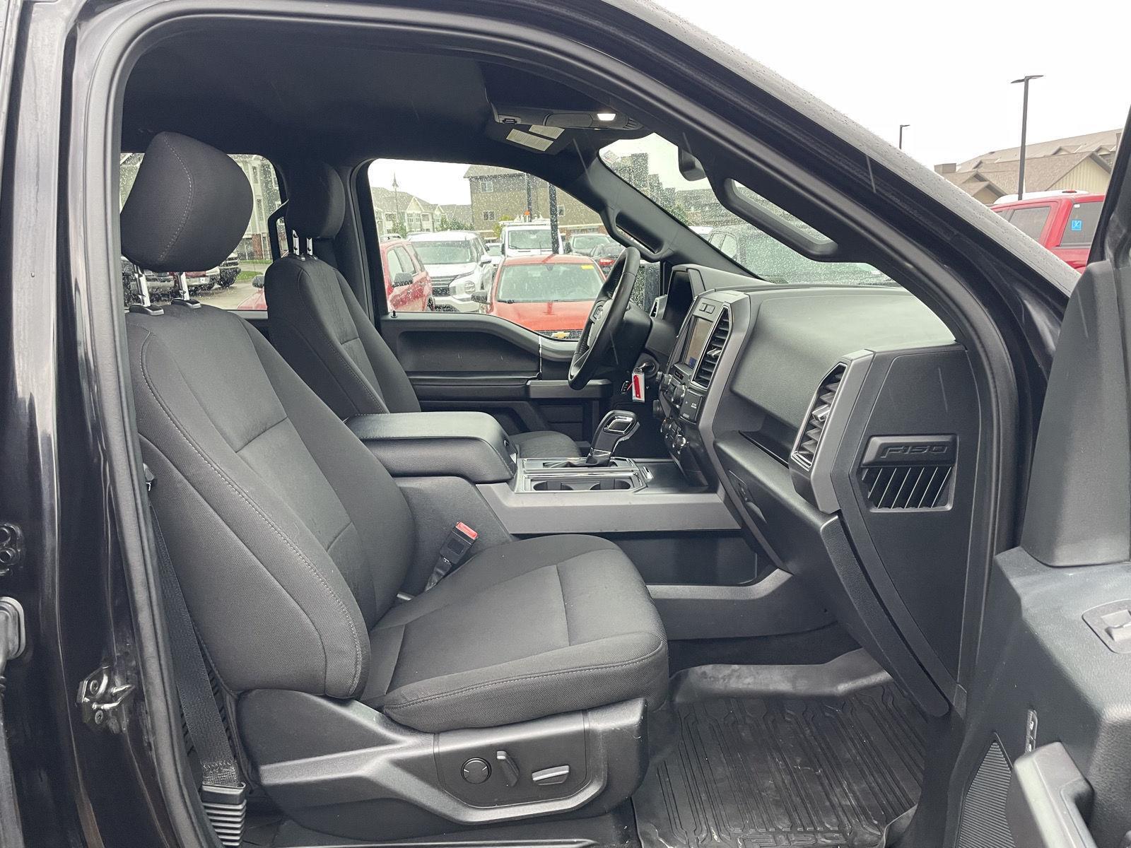 Vehicle photo 18