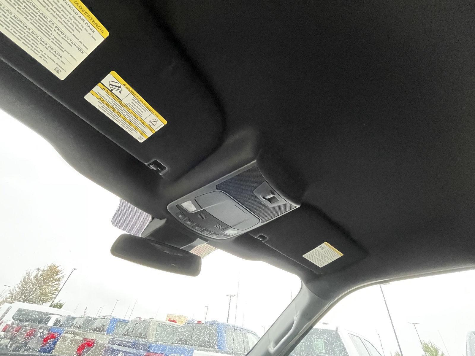 Vehicle photo 20