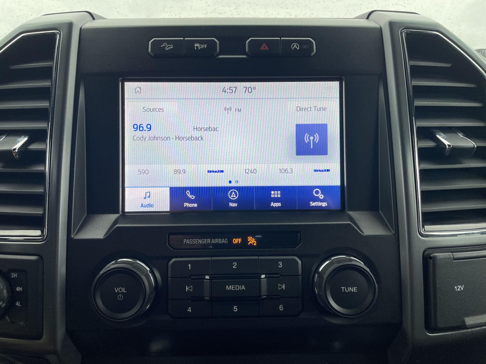 Vehicle photo 24