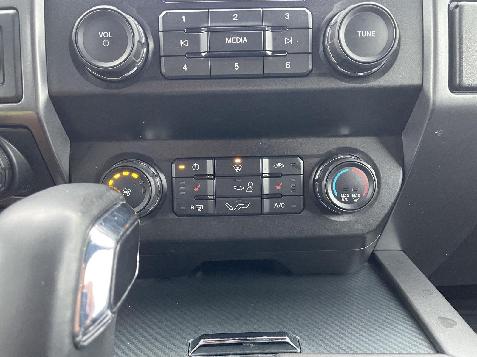 Vehicle photo 25