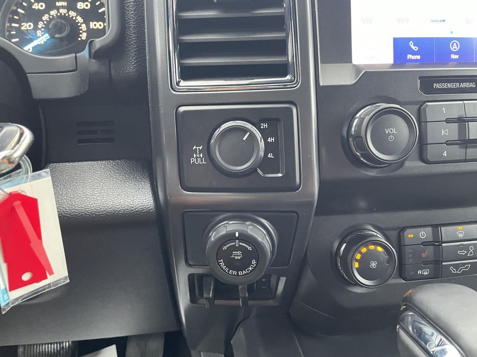 Vehicle photo 28