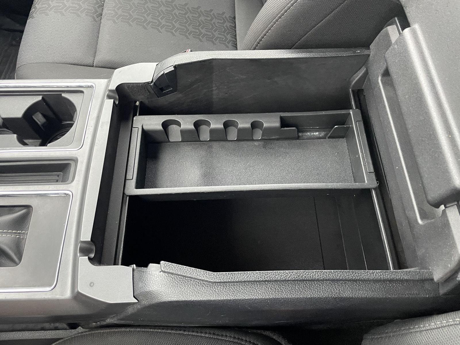 Vehicle photo 32