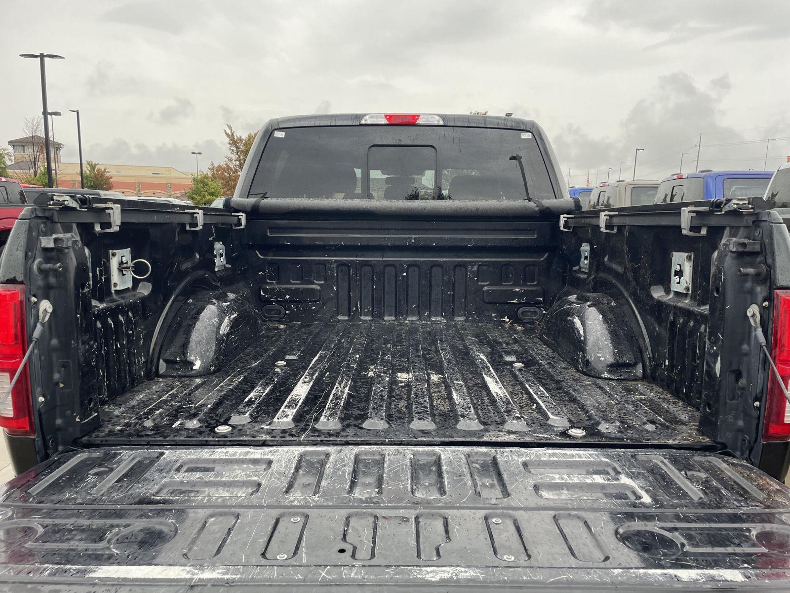 Vehicle photo 36