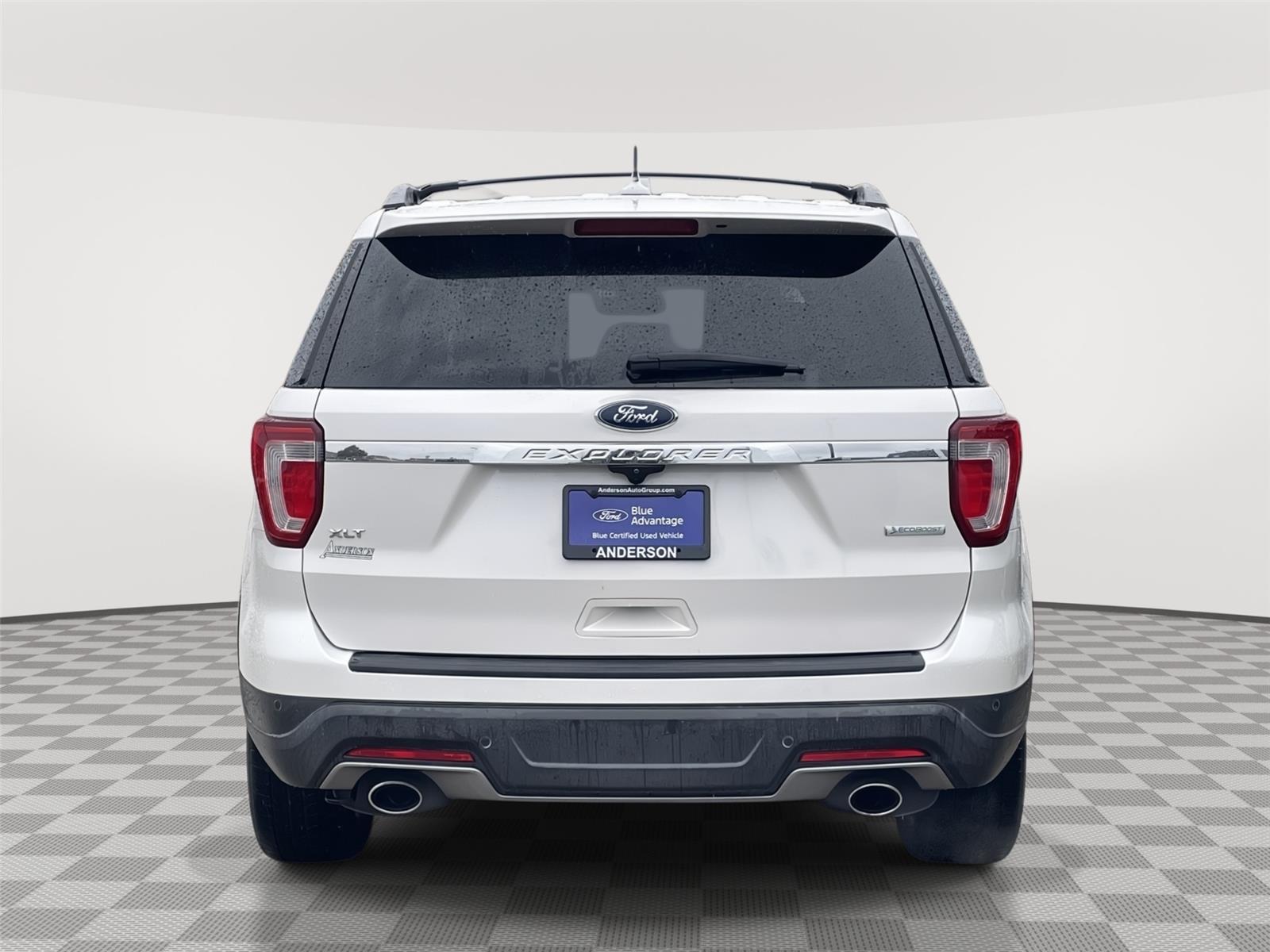 Vehicle photo 8