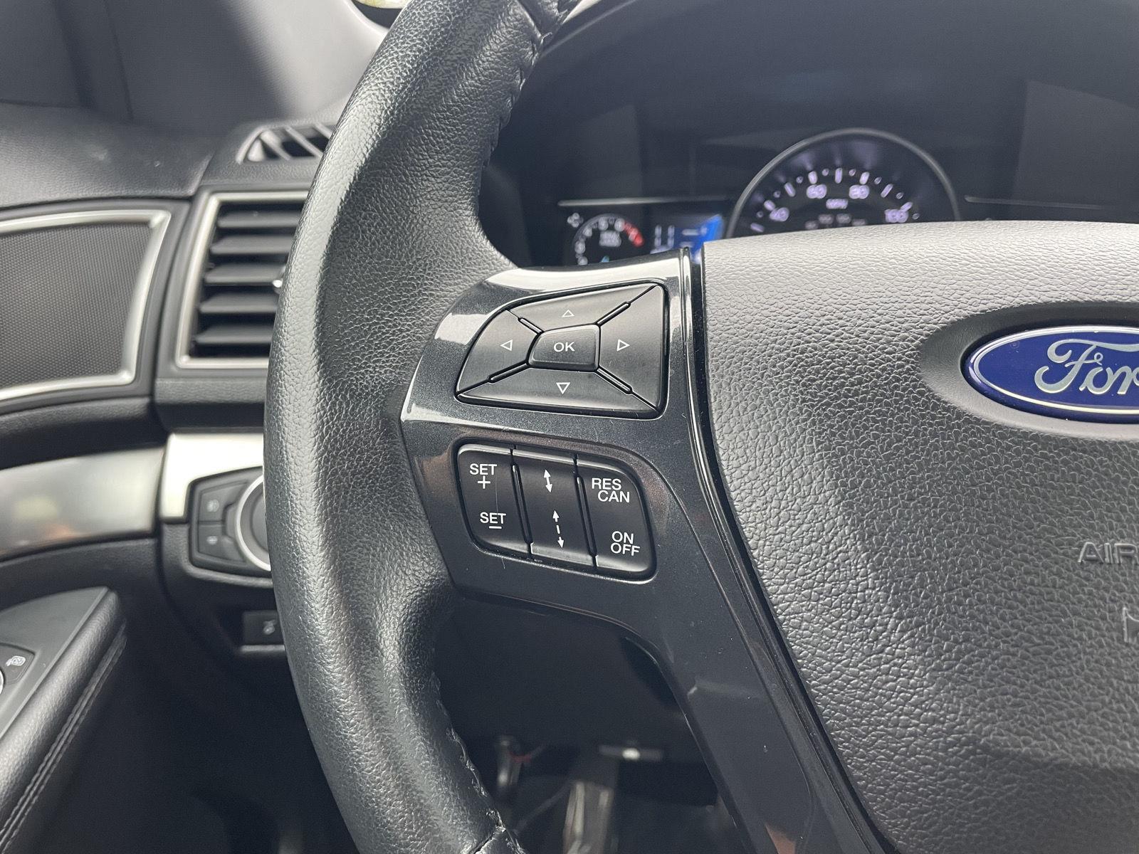 Vehicle photo 13