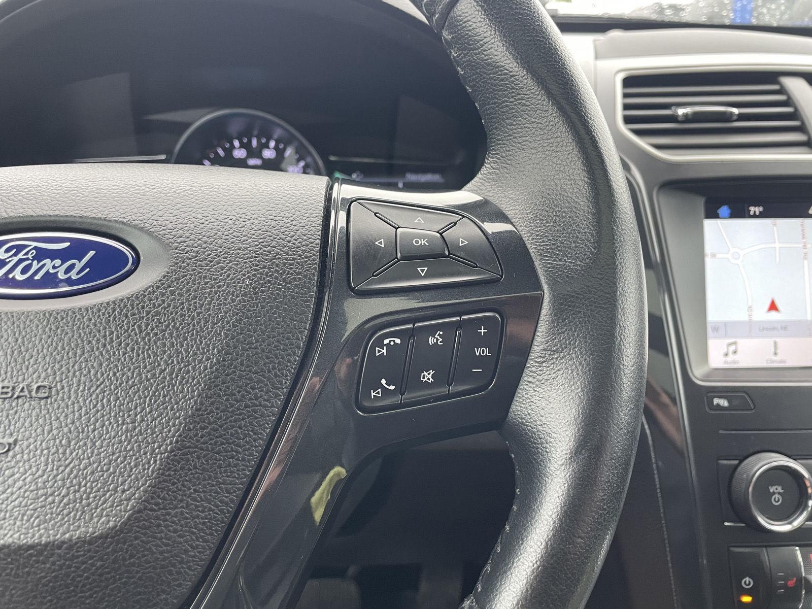 Vehicle photo 14
