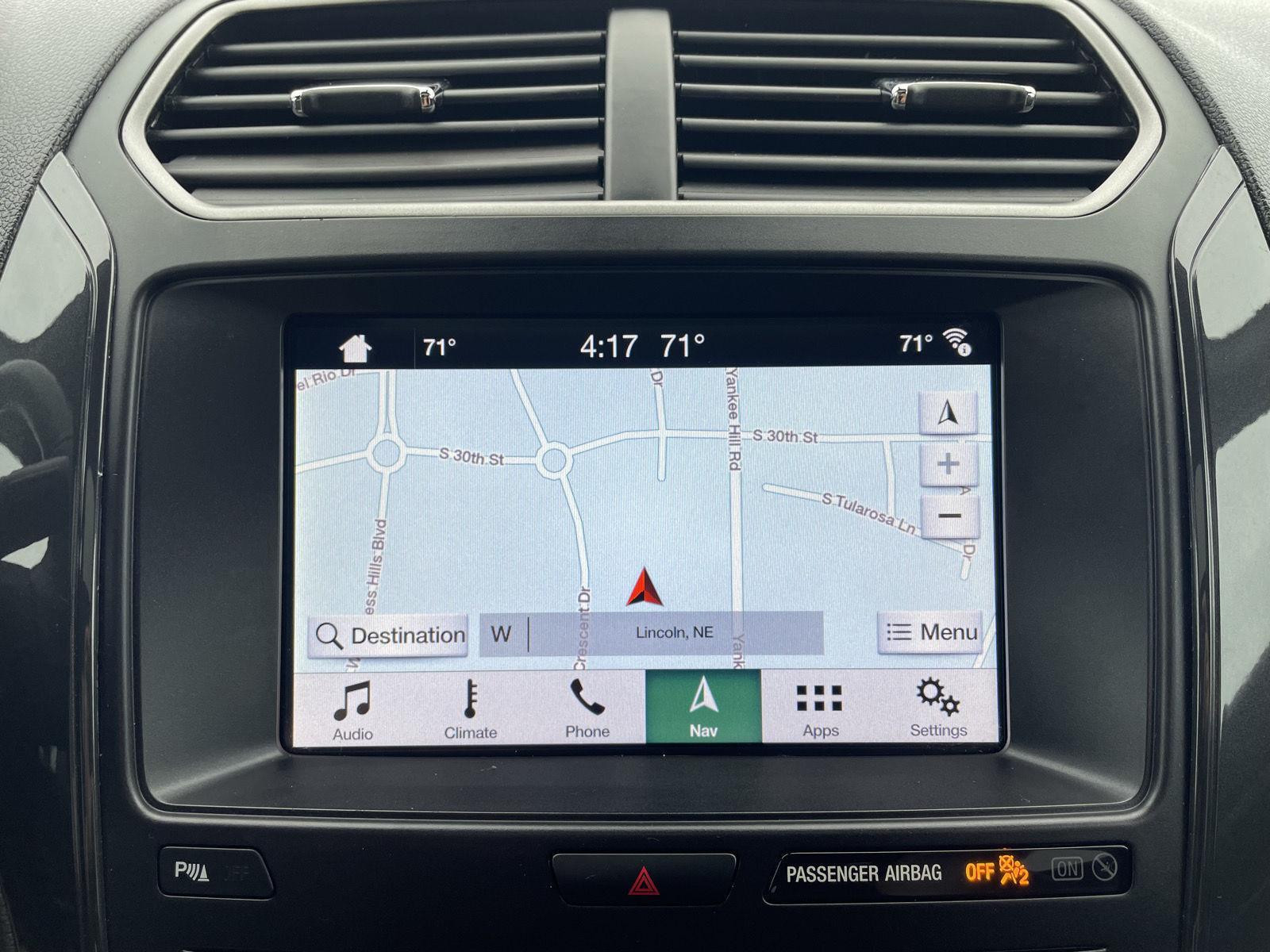 Vehicle photo 26
