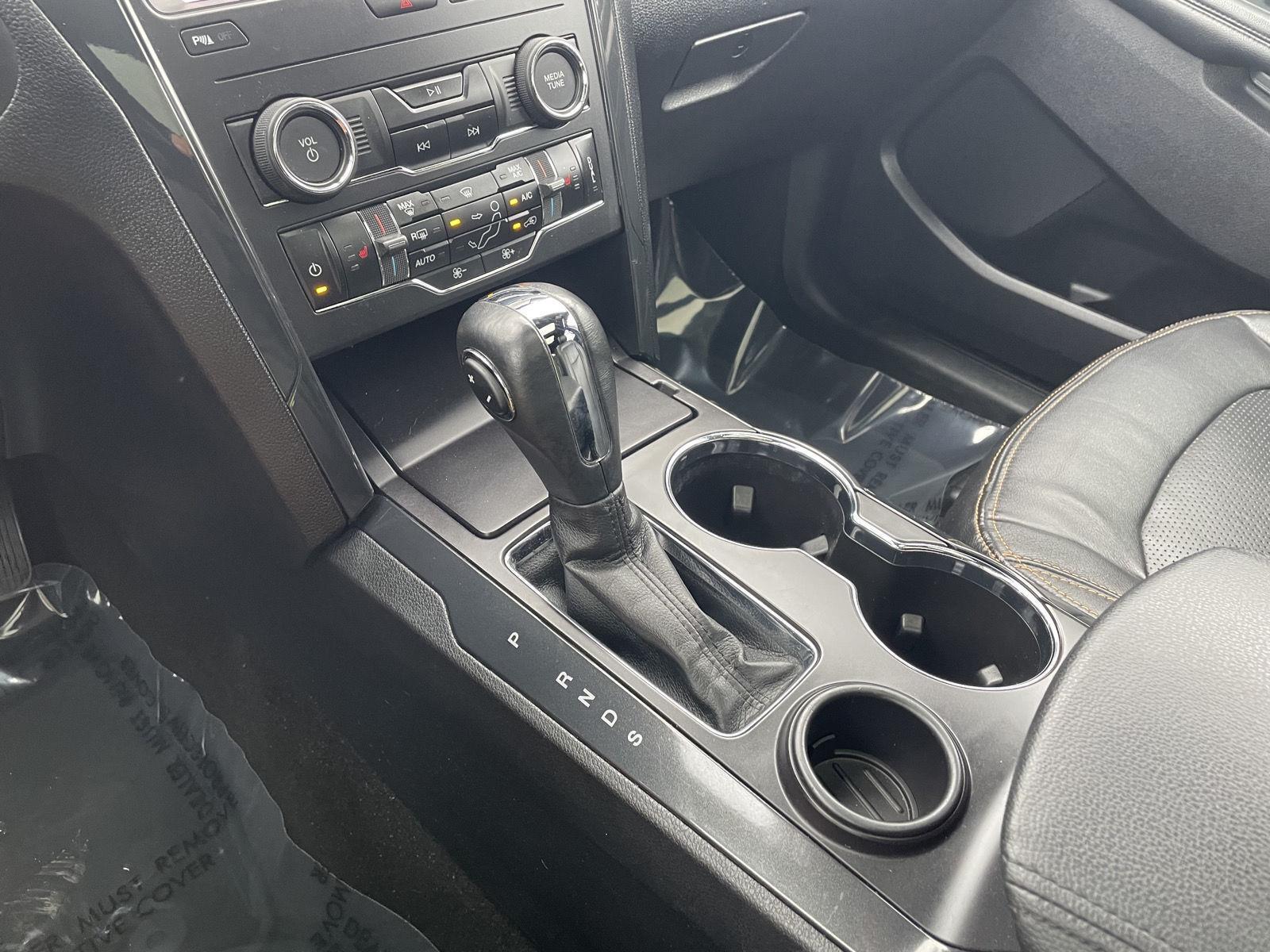 Vehicle photo 32