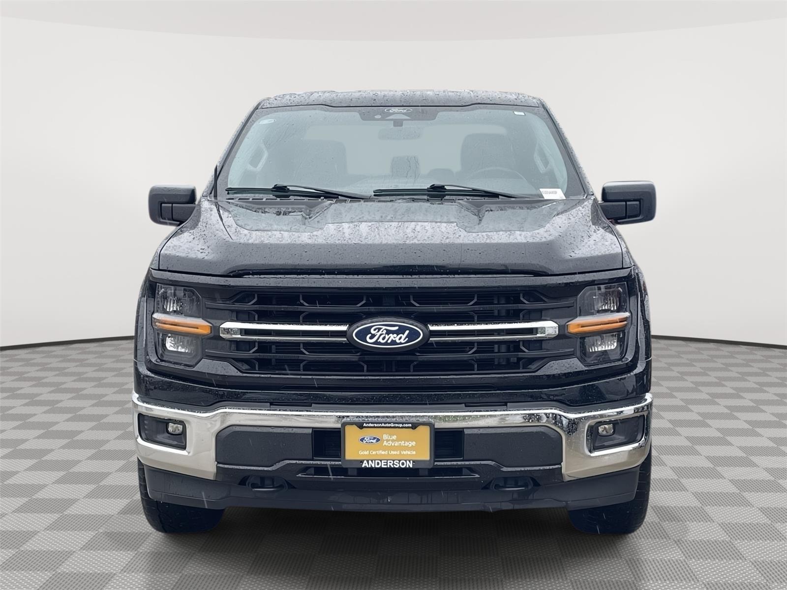Vehicle photo 4