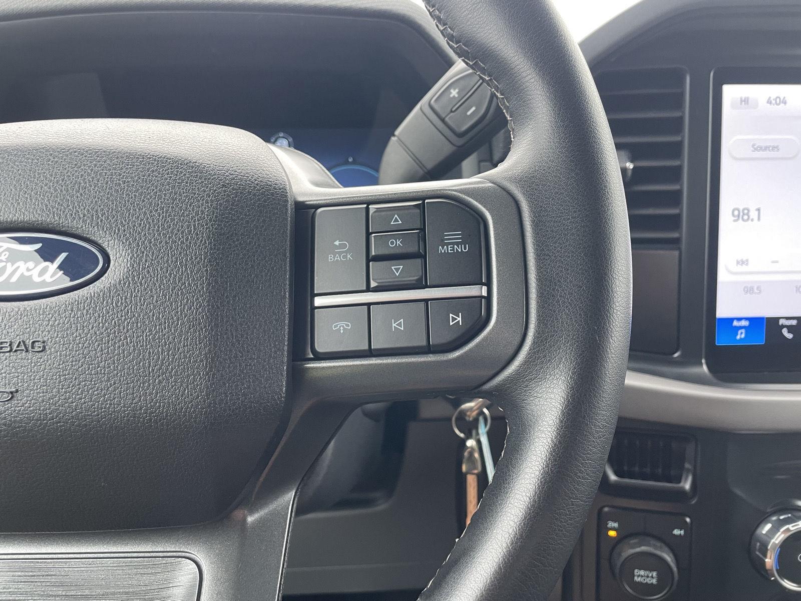 Vehicle photo 14