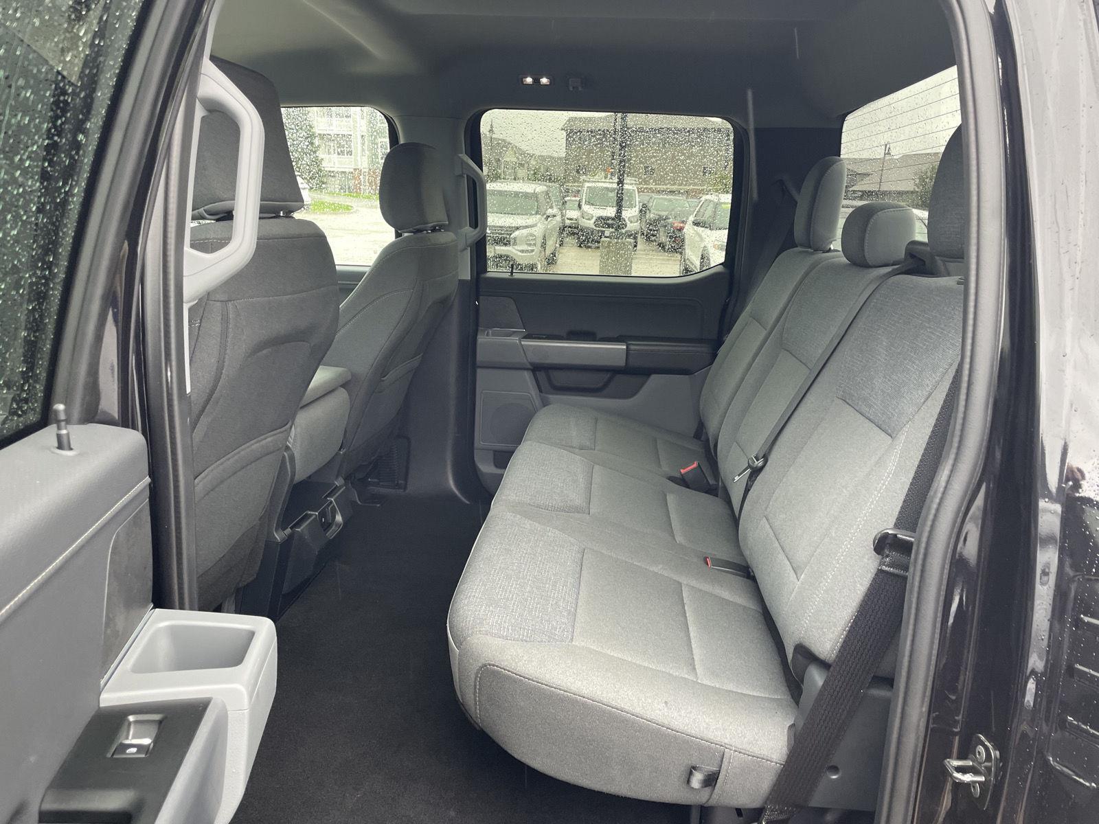 Vehicle photo 20