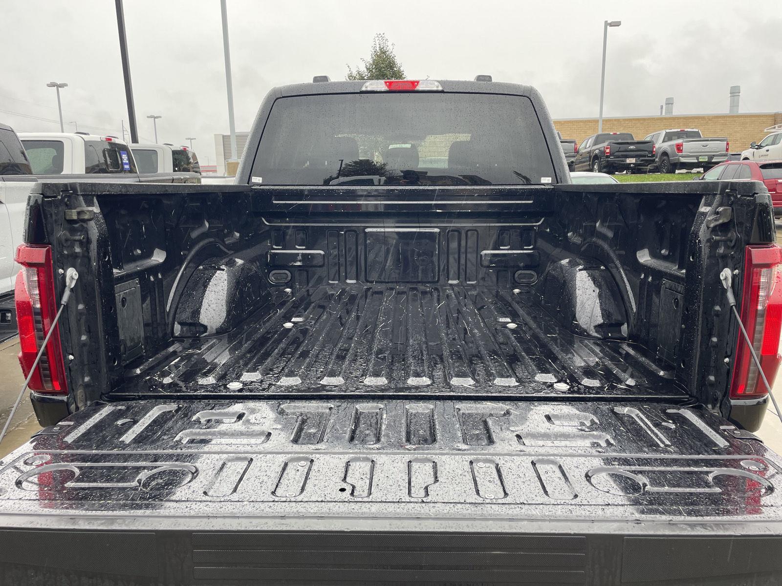 Vehicle photo 31