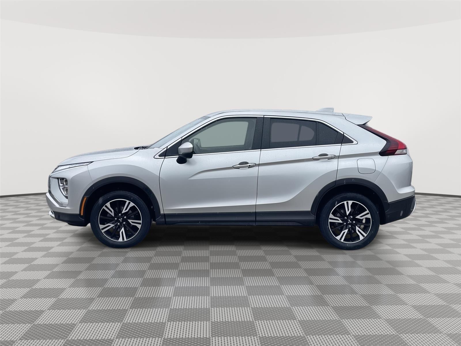 Vehicle photo 2