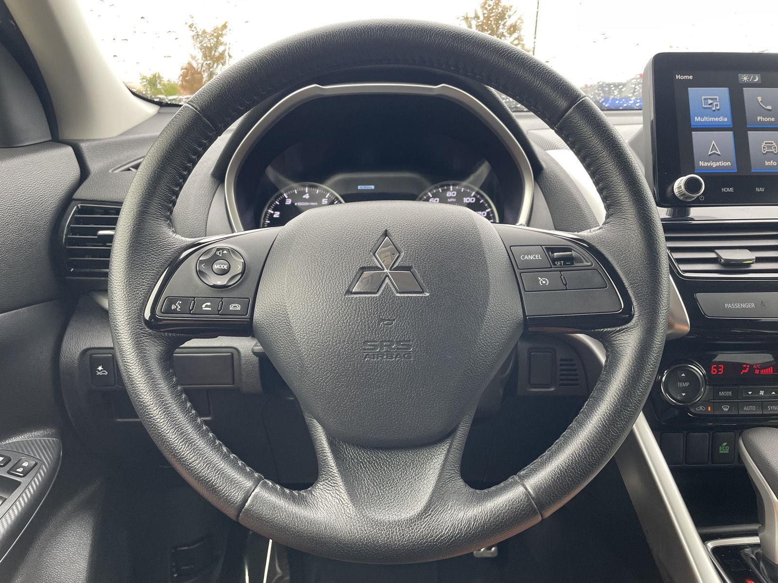 Vehicle photo 12