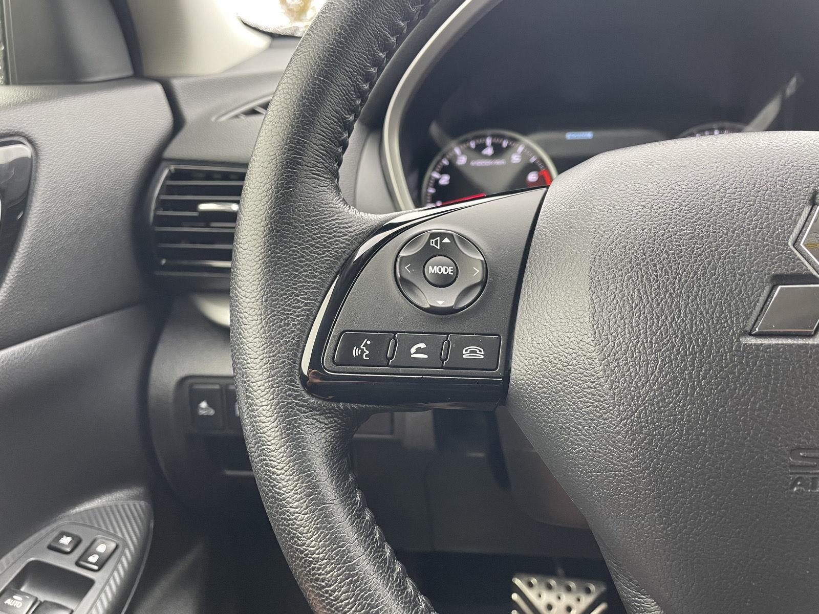 Vehicle photo 13