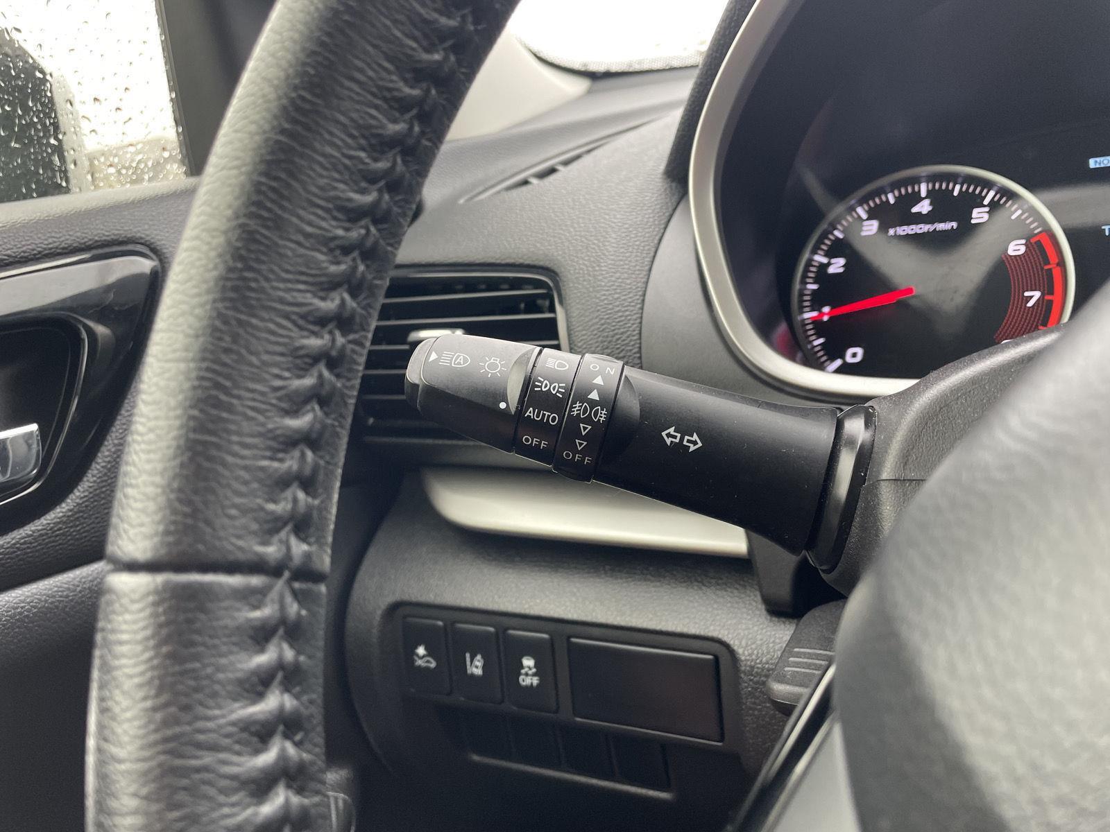 Vehicle photo 16
